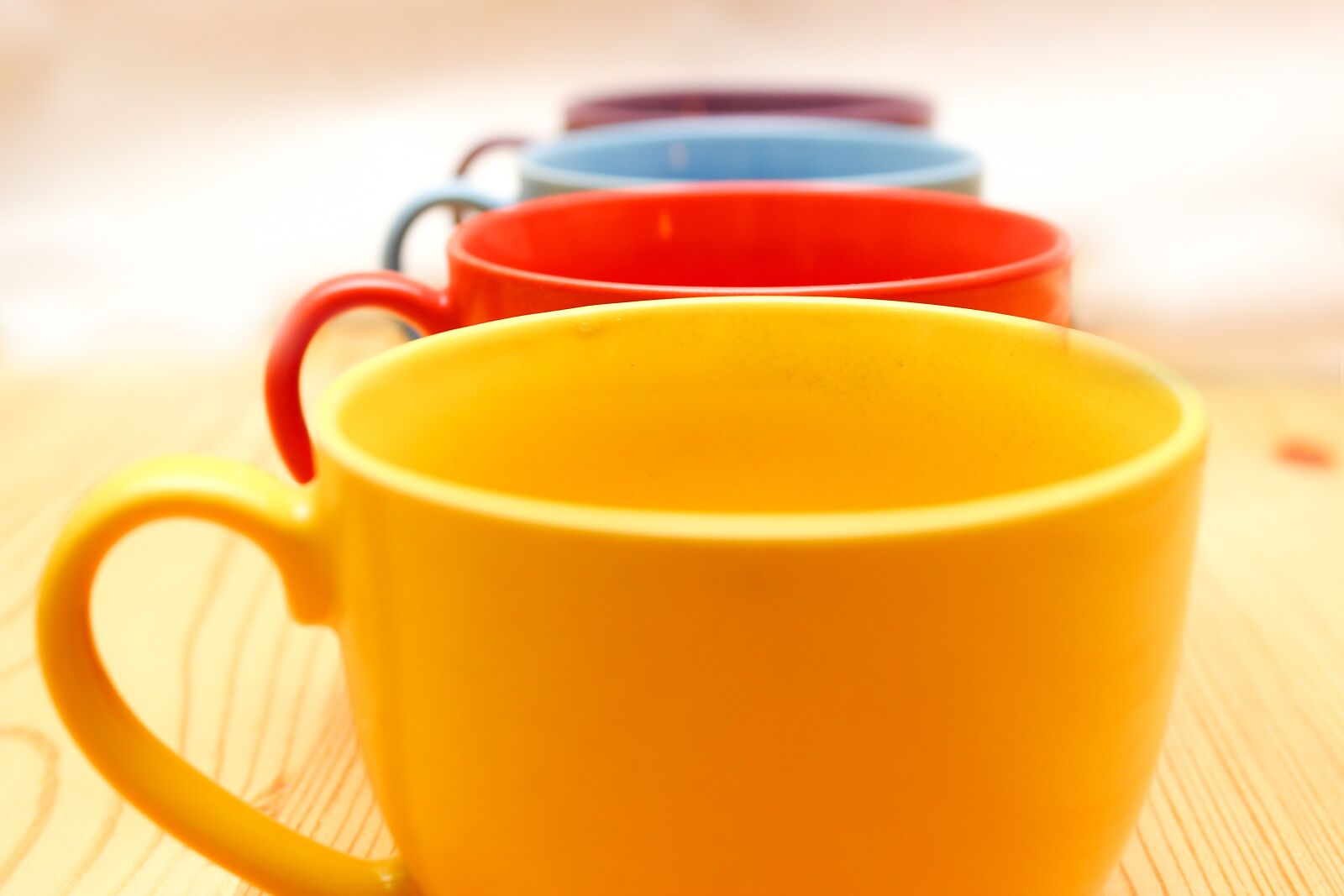 Canon EOS 600D (Rebel EOS T3i / EOS Kiss X5) sample photo. Cup, glass, color photography