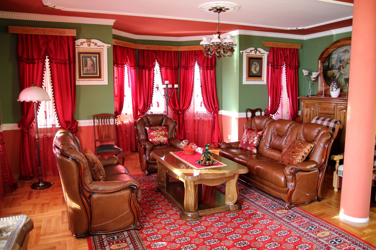 Sigma 17-70mm F2.8-4 DC Macro OS HSM sample photo. Leather, living room, sofa photography