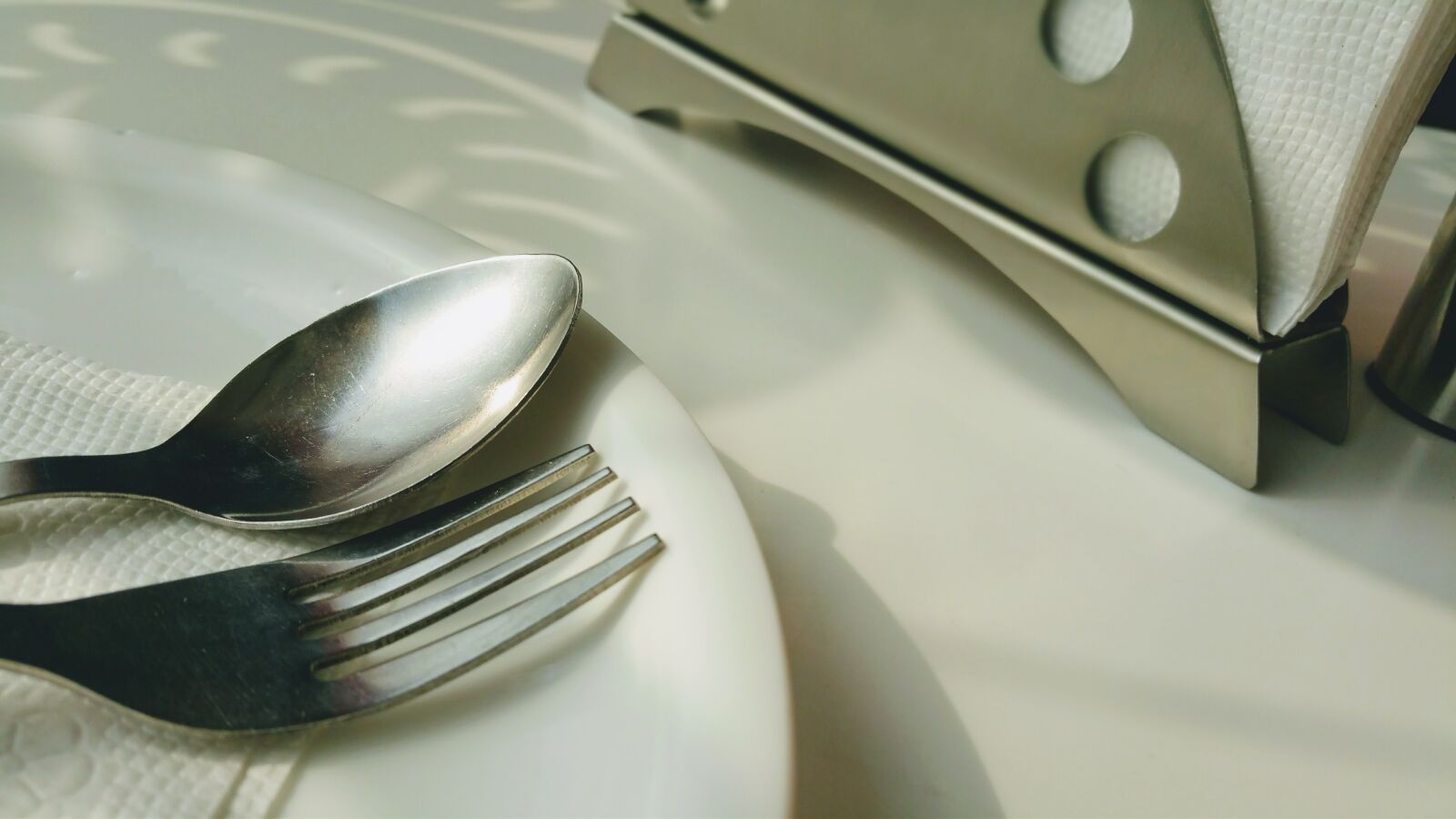 Samsung Galaxy Note4 sample photo. Cutlery, day, grey, holder photography