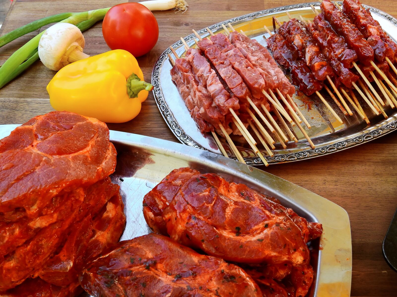 Nikon Coolpix P900 sample photo. Meat, raw, tasty photography