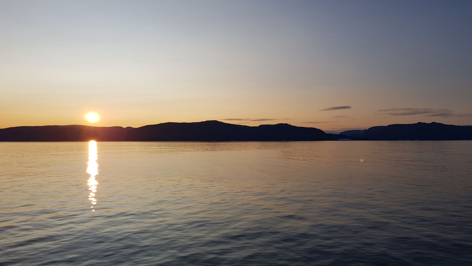 Samsung Galaxy S8 sample photo. Midnight sun, fjord, greenland photography