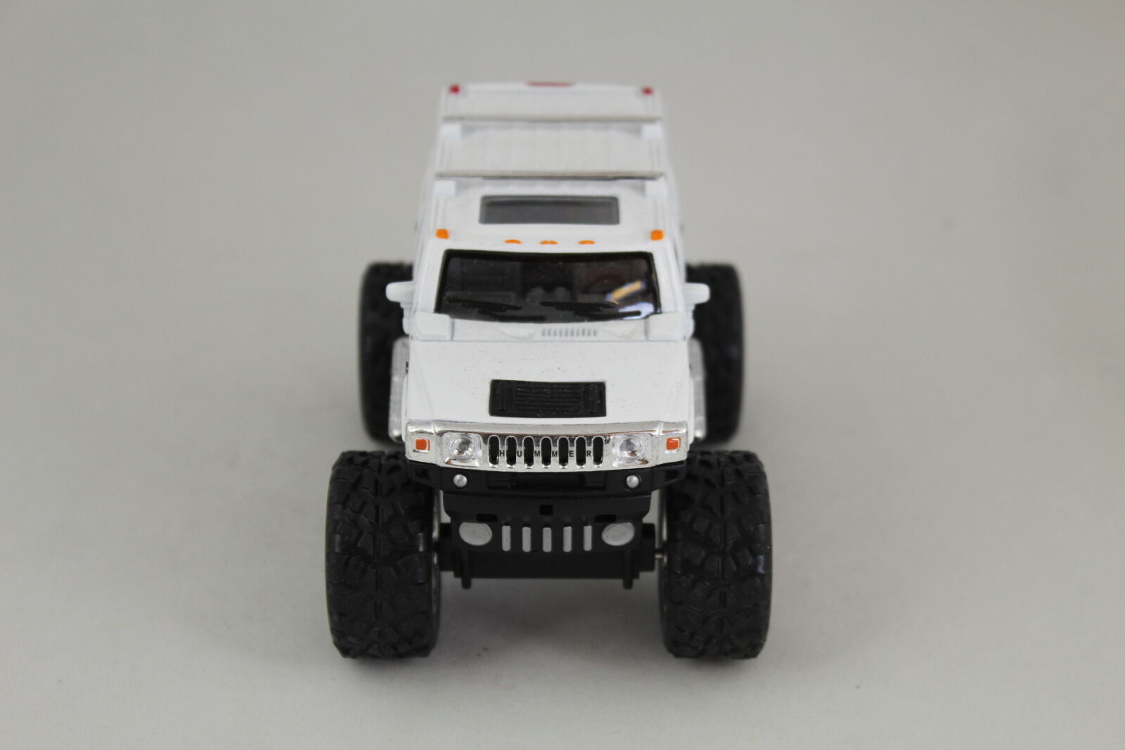 Canon EOS 600D (Rebel EOS T3i / EOS Kiss X5) sample photo. Small, trucks photography