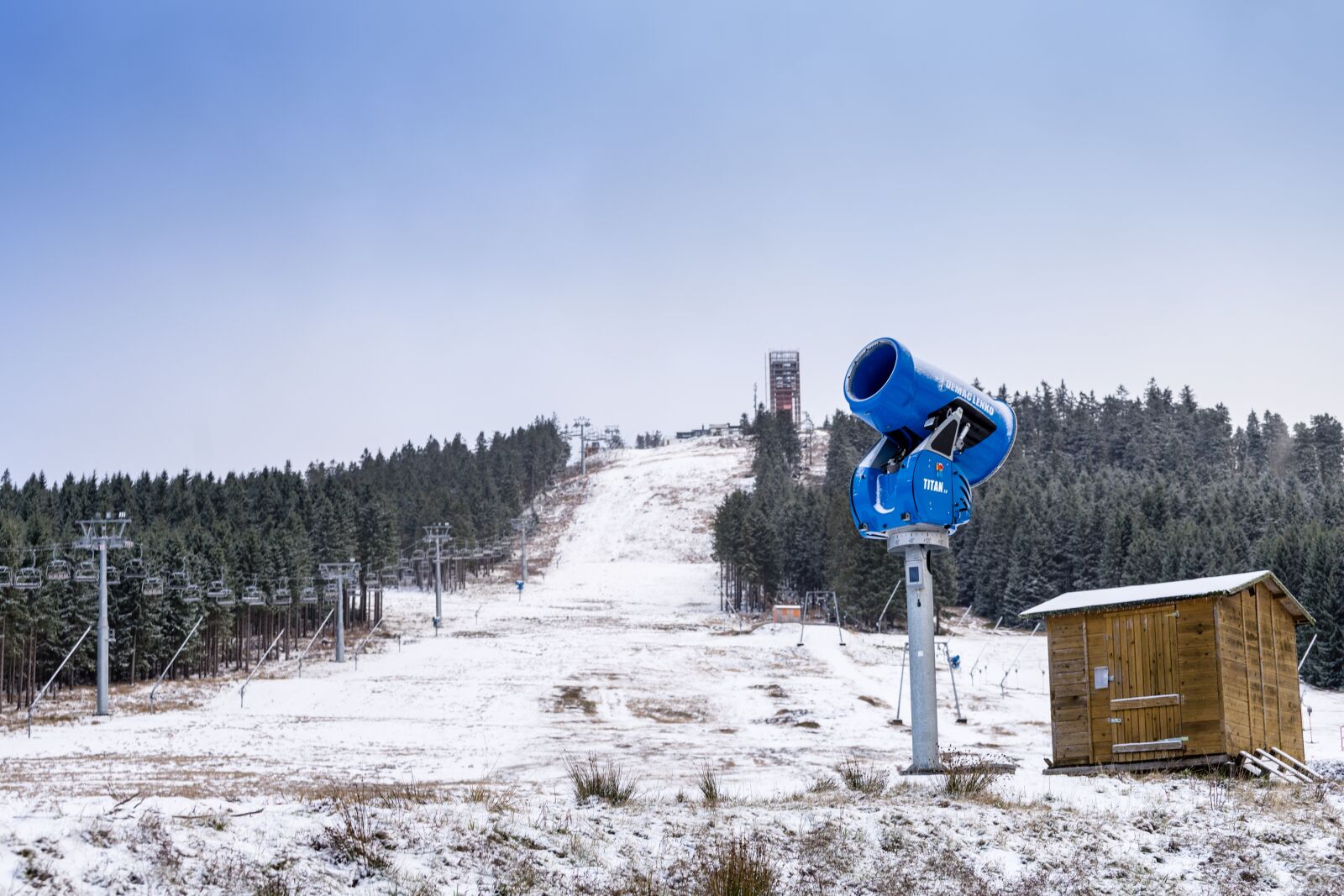 DT 70-200mm F4 SAM sample photo. Mountains, view, skiing photography