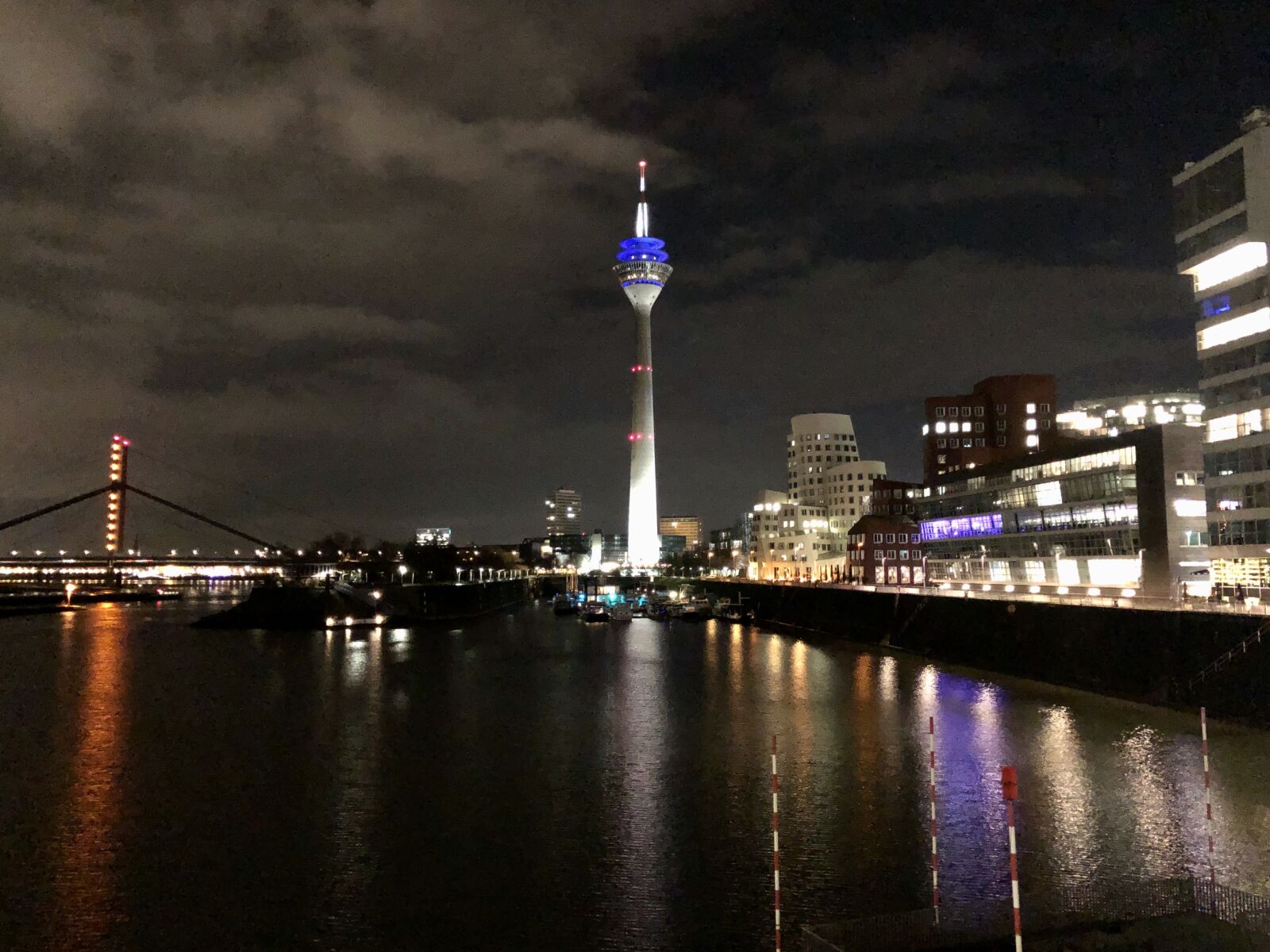 iPhone X back dual camera 4mm f/1.8 sample photo. Skyline, d sseldorf, media photography