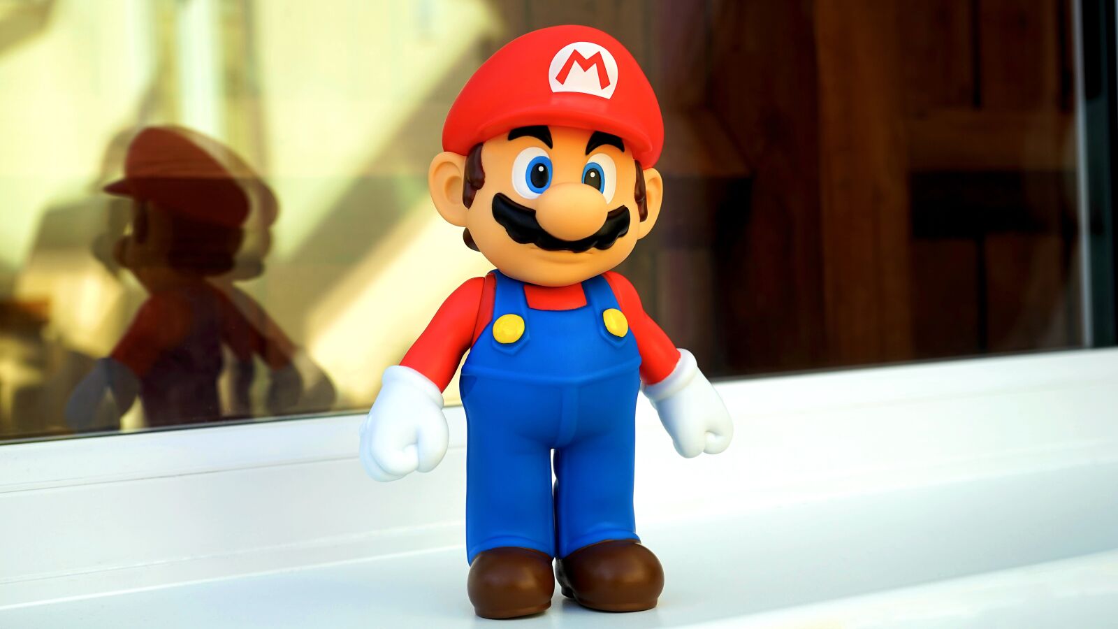 Sony a7 + Sony FE 28-70mm F3.5-5.6 OSS sample photo. Super mario, character, mario photography