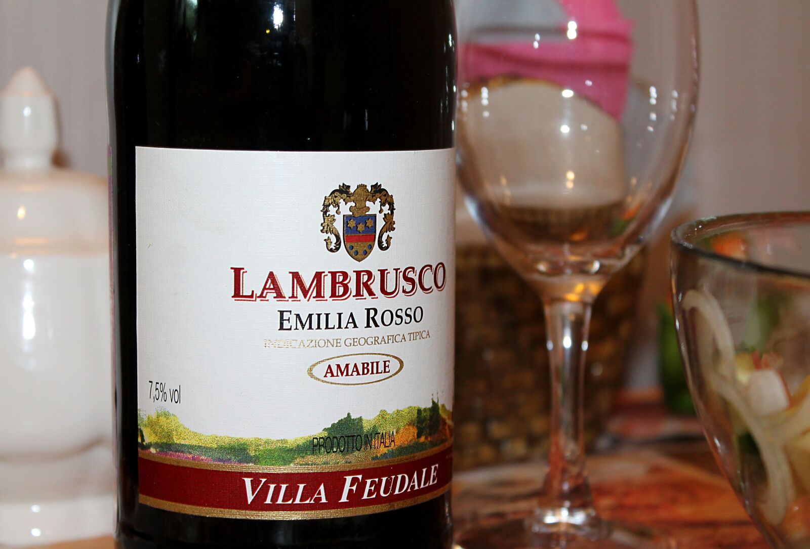 Canon EOS 1100D (EOS Rebel T3 / EOS Kiss X50) sample photo. Lambrusco, wine, sparkling photography
