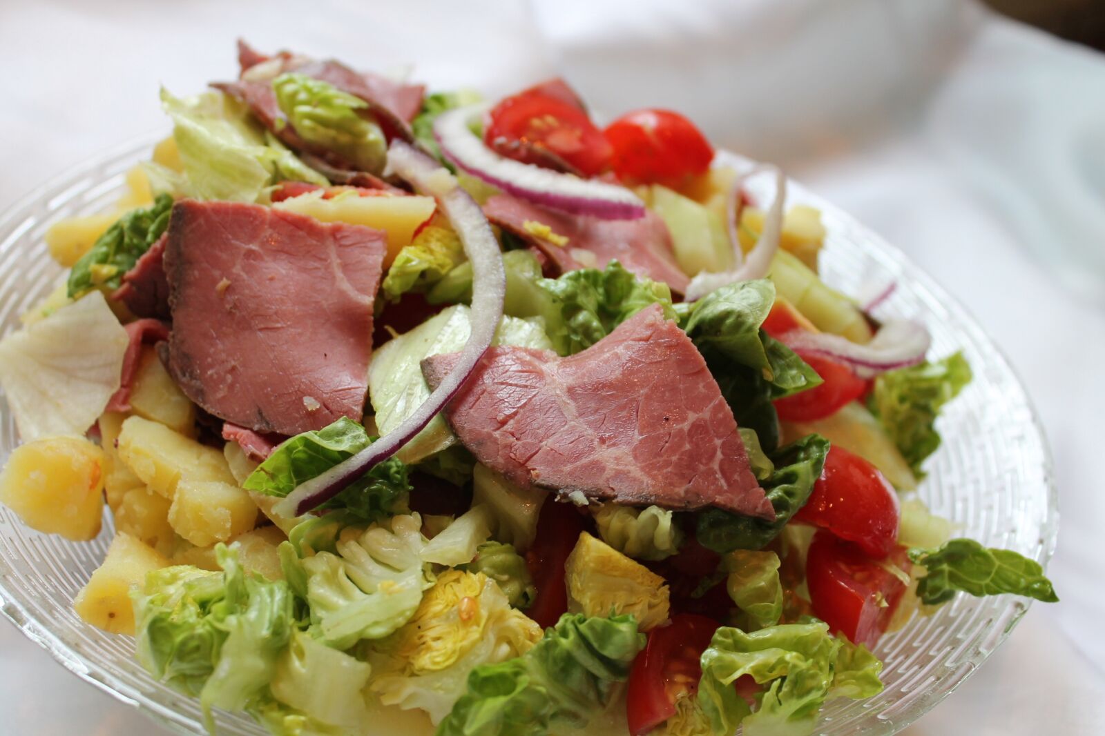 Canon EOS 1100D (EOS Rebel T3 / EOS Kiss X50) sample photo. Steak, salad, healthy photography
