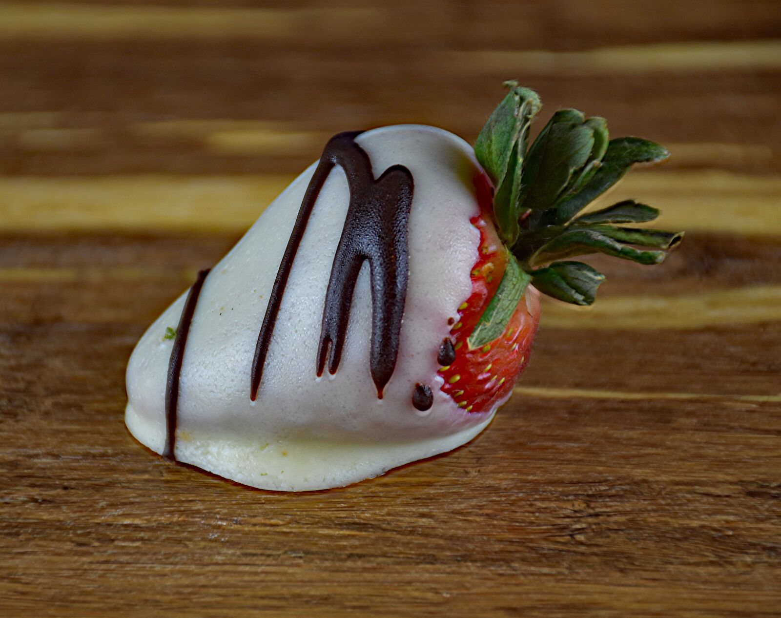 Nikon D5500 sample photo. Strawberry, chocolate, food photography