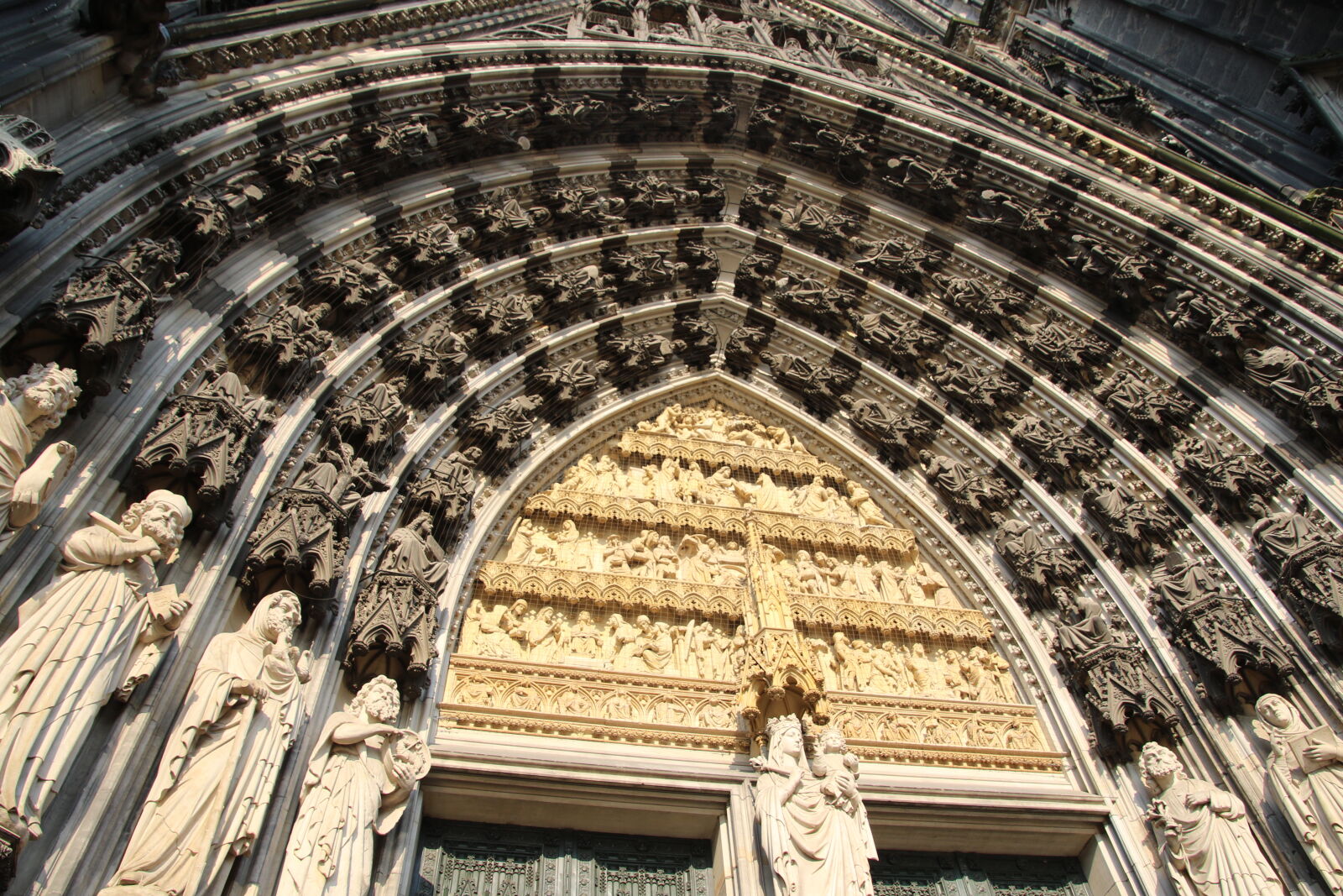 Canon EOS 7D Mark II sample photo. Building, carvings, christ, church photography