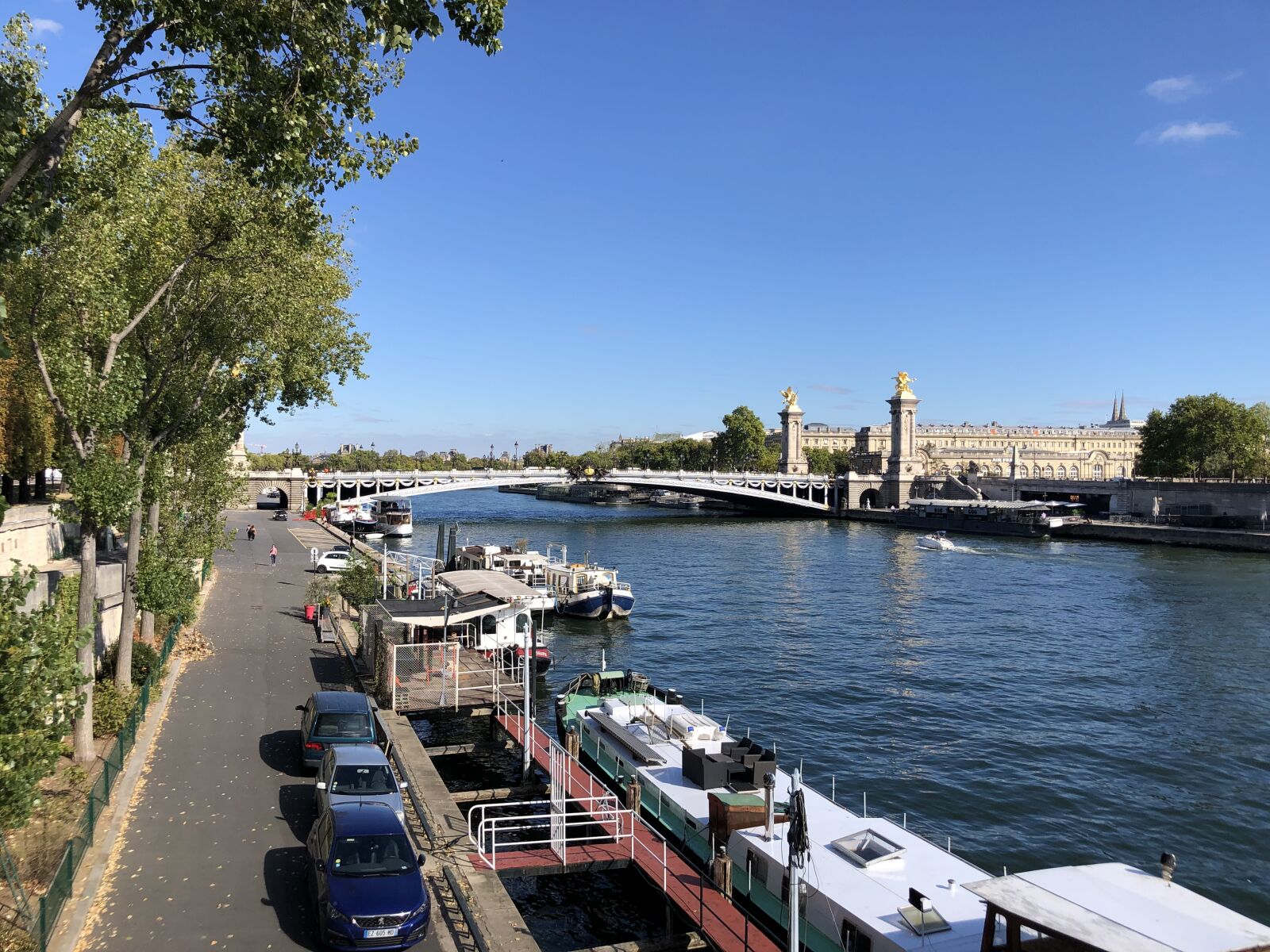 iPhone 8 Plus back dual camera 3.99mm f/1.8 sample photo. Paris, seine, wharf photography