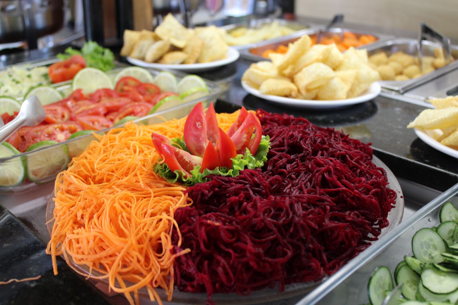 Canon EOS 1300D (EOS Rebel T6 / EOS Kiss X80) sample photo. Salad, carrot, beet photography