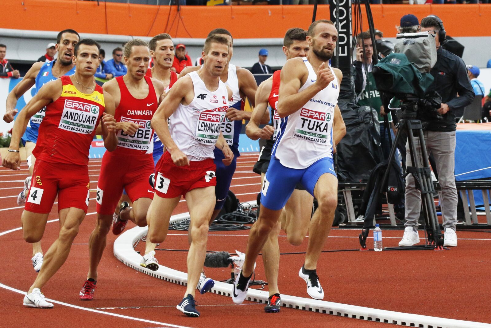Canon EOS 7D Mark II sample photo. Running, athletics, sports photography