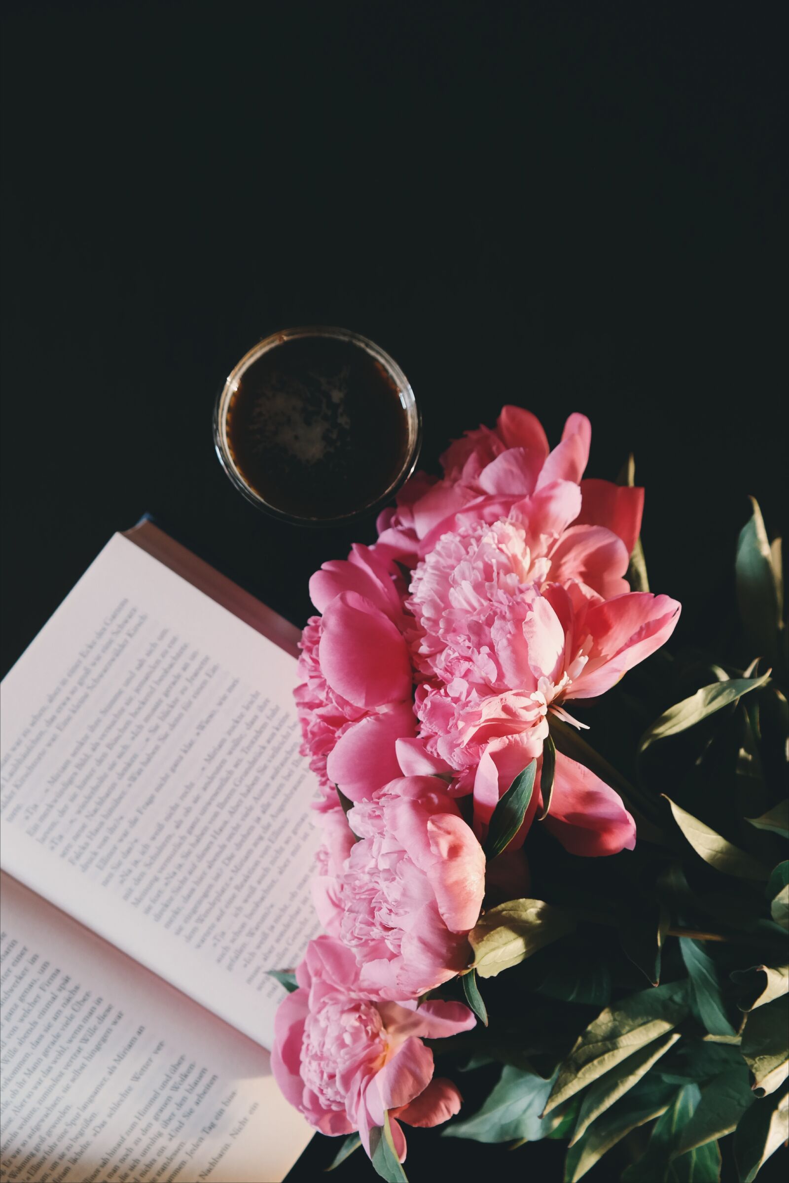 Samsung NX300 sample photo. Black table, book, books photography