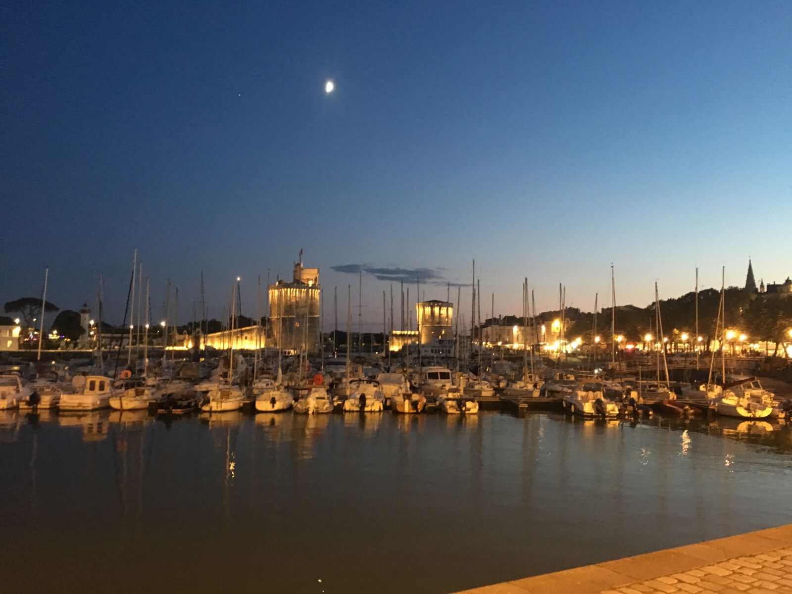 Apple iPhone 6s sample photo. La, rochelle, soirée photography