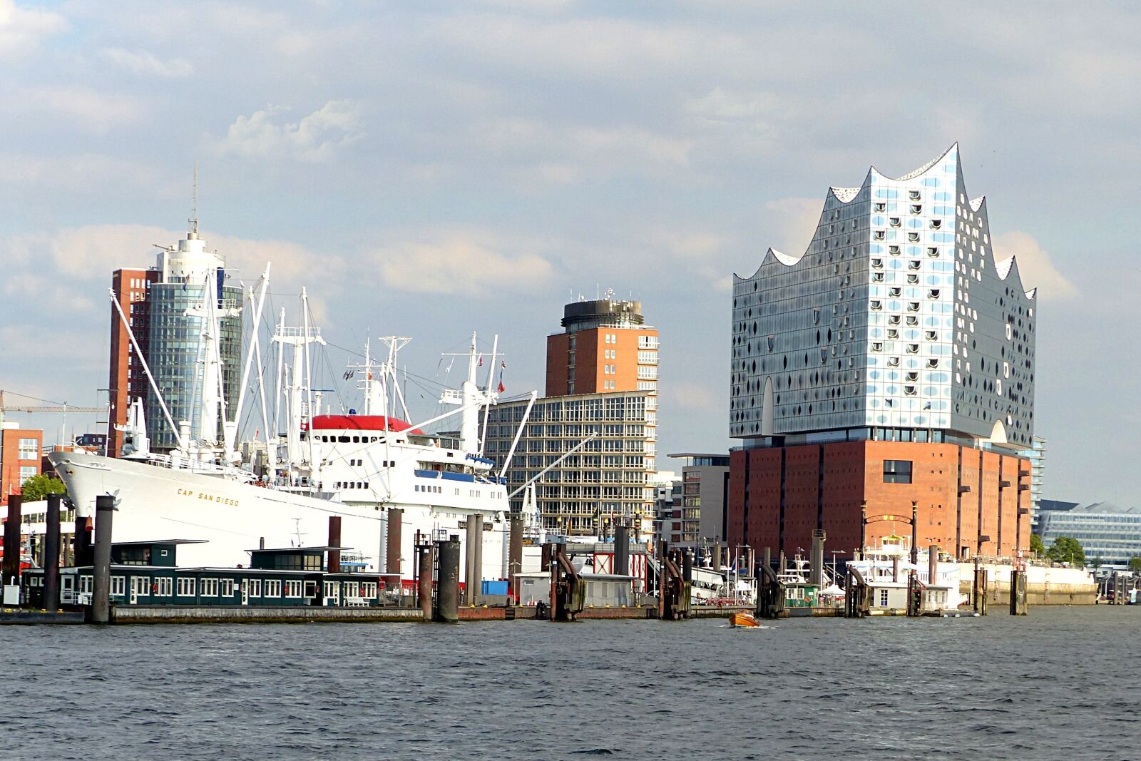 Panasonic Lumix DMC-FZ200 sample photo. Building, elbe philharmonic hall photography