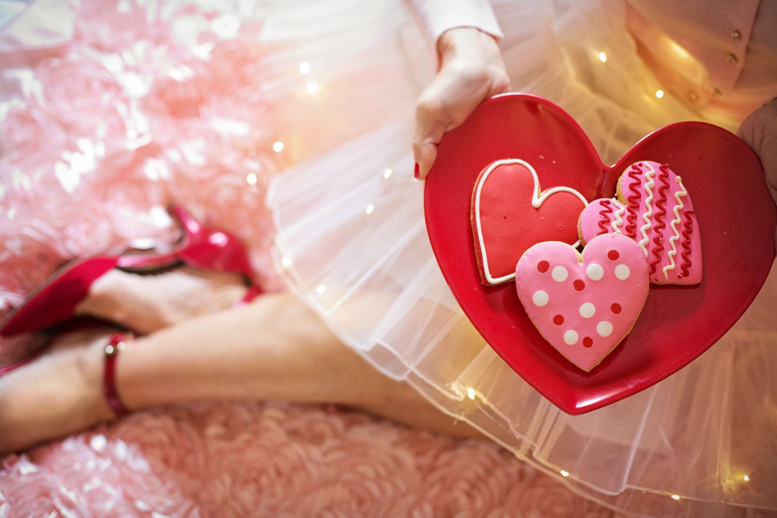 Canon EF 50mm F1.4 USM sample photo. Valentine's day, red, cookies photography