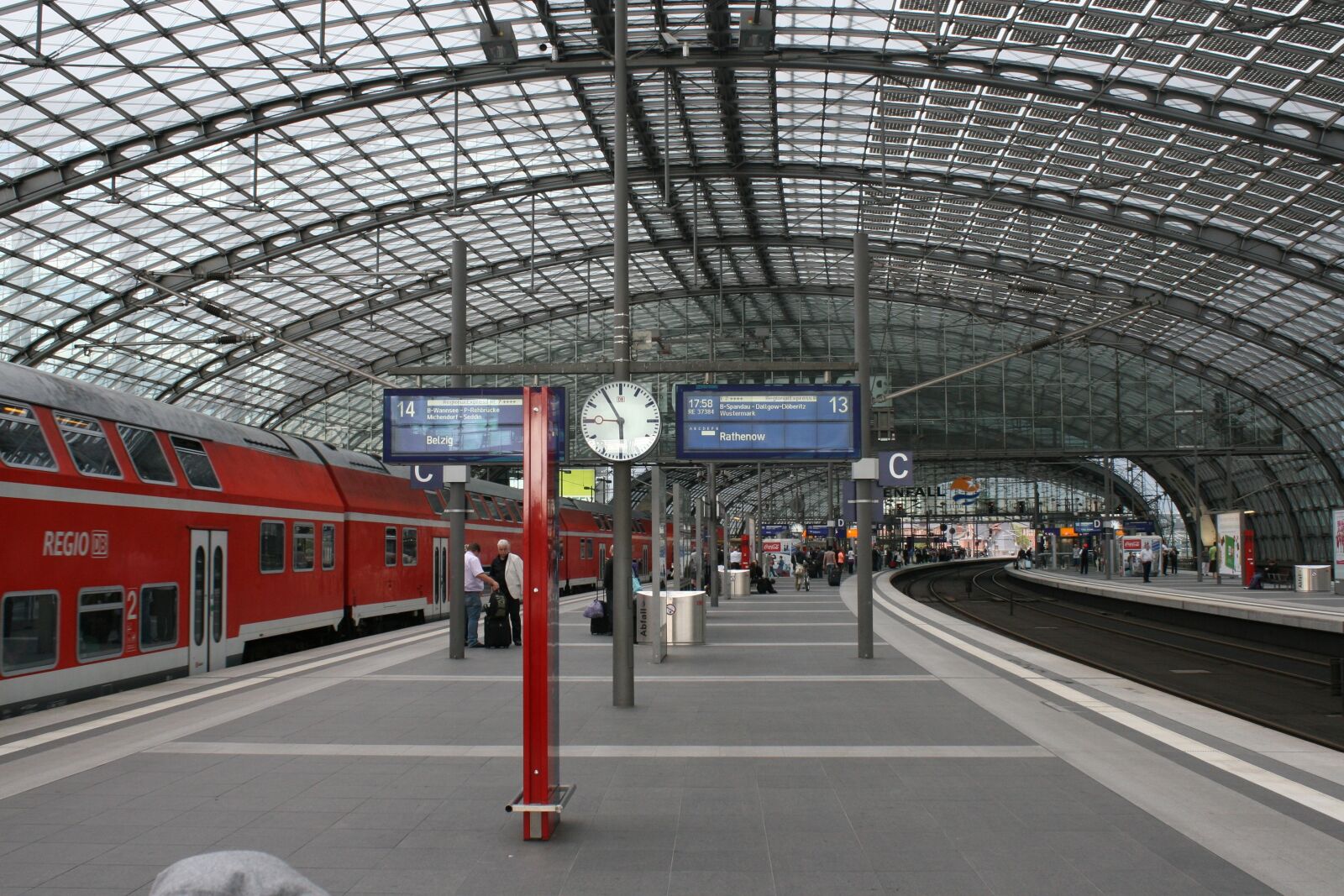 Canon EOS 30D sample photo. Railway station, hall, train photography