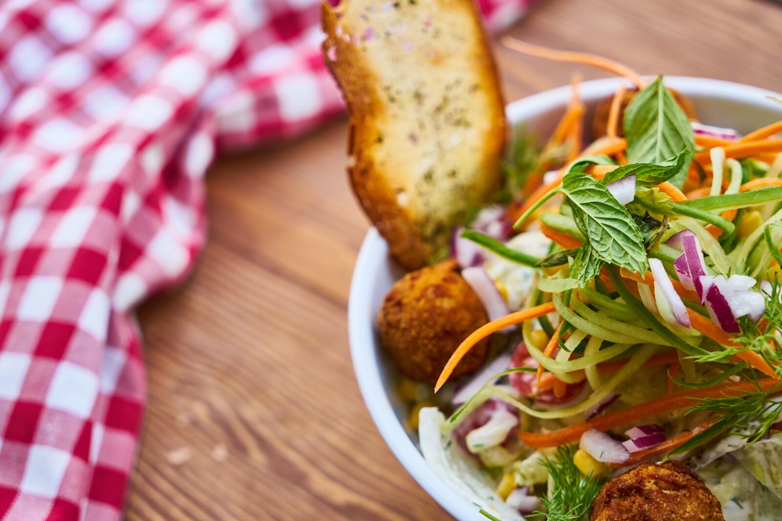 Sony a7R II sample photo. Salad, diet, delicious photography
