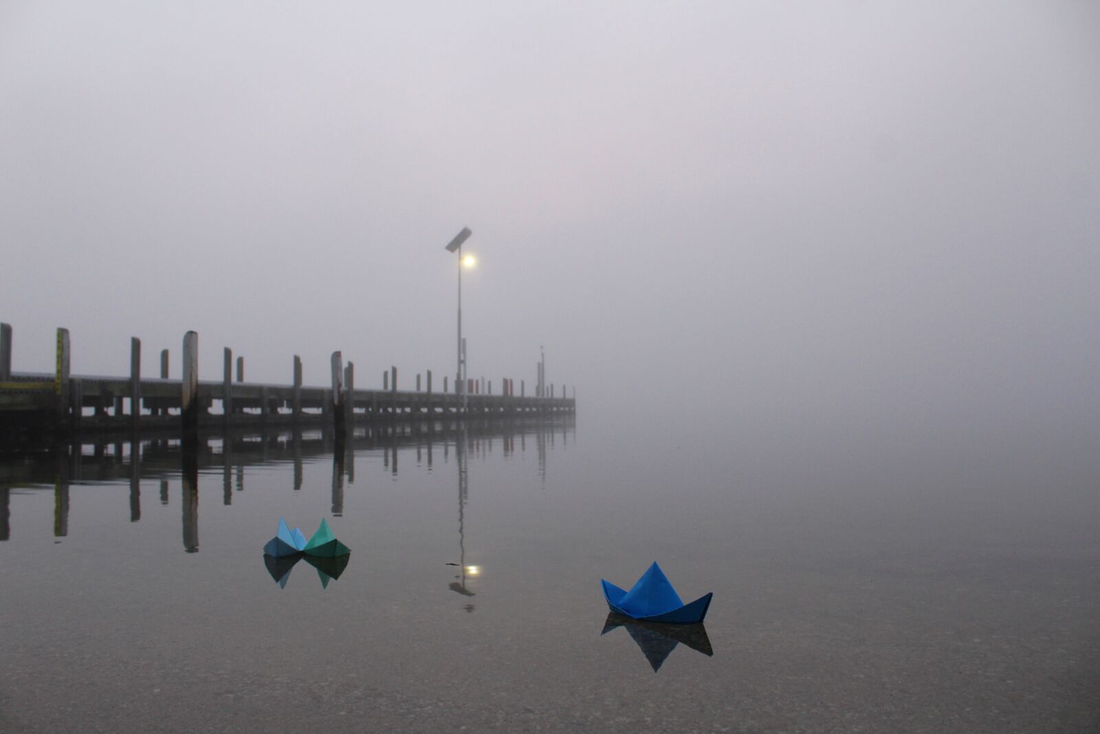 Canon EOS 1200D (EOS Rebel T5 / EOS Kiss X70 / EOS Hi) sample photo. Jetty, pier, fog photography