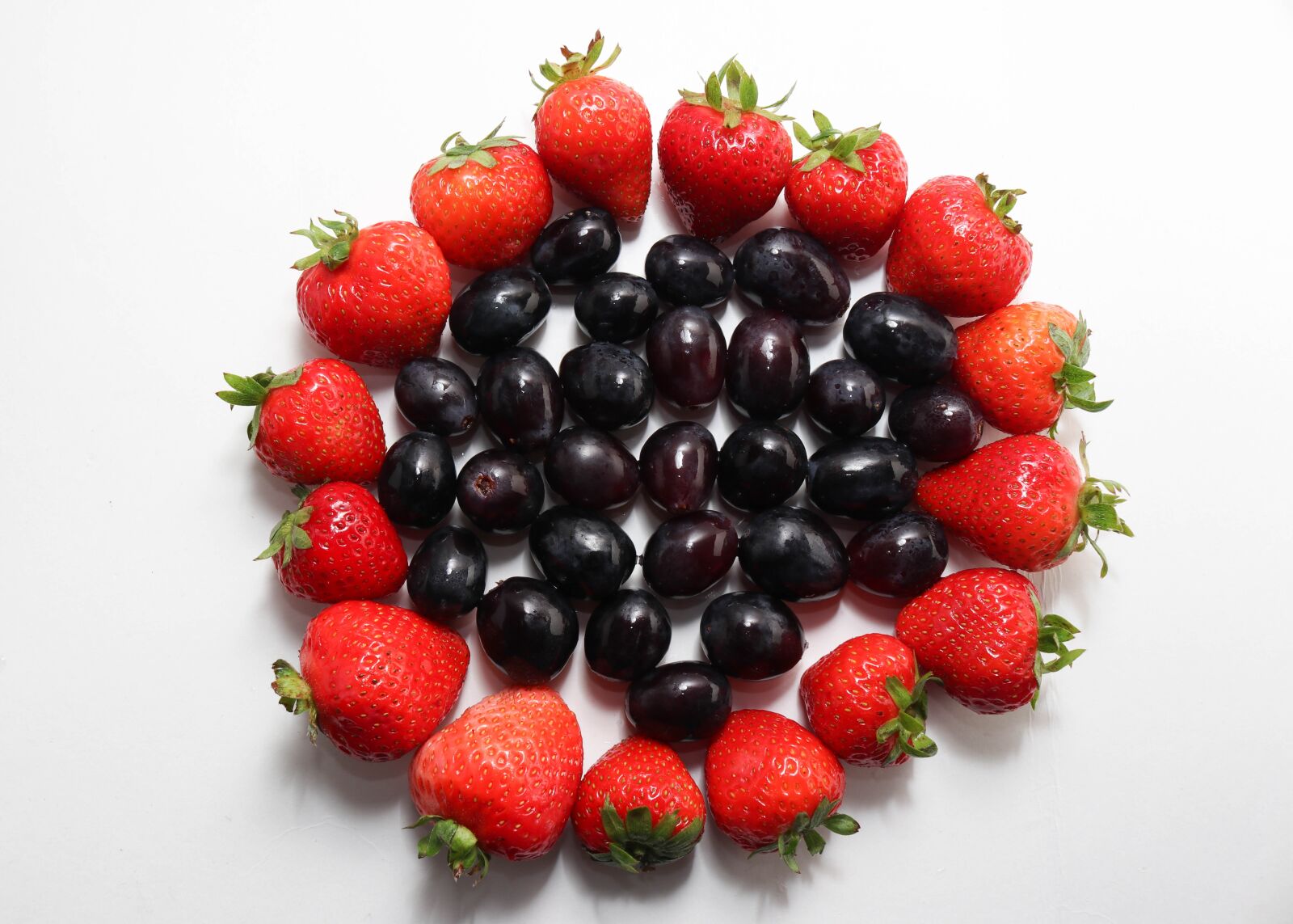 Canon EOS 80D sample photo. Strawberries, grapes, pineapple photography