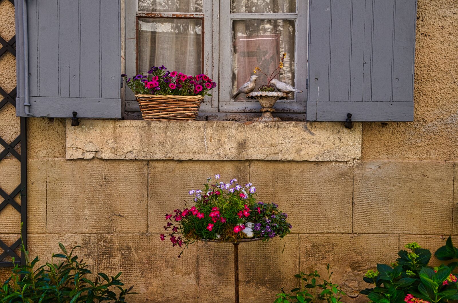 Nikon D7000 sample photo. Window, shutters, house photography