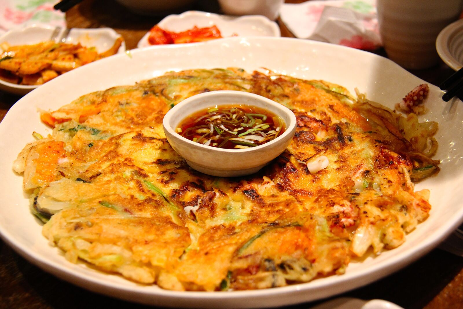 Canon EF-S 18-200mm F3.5-5.6 IS sample photo. Delicious, korean, food photography