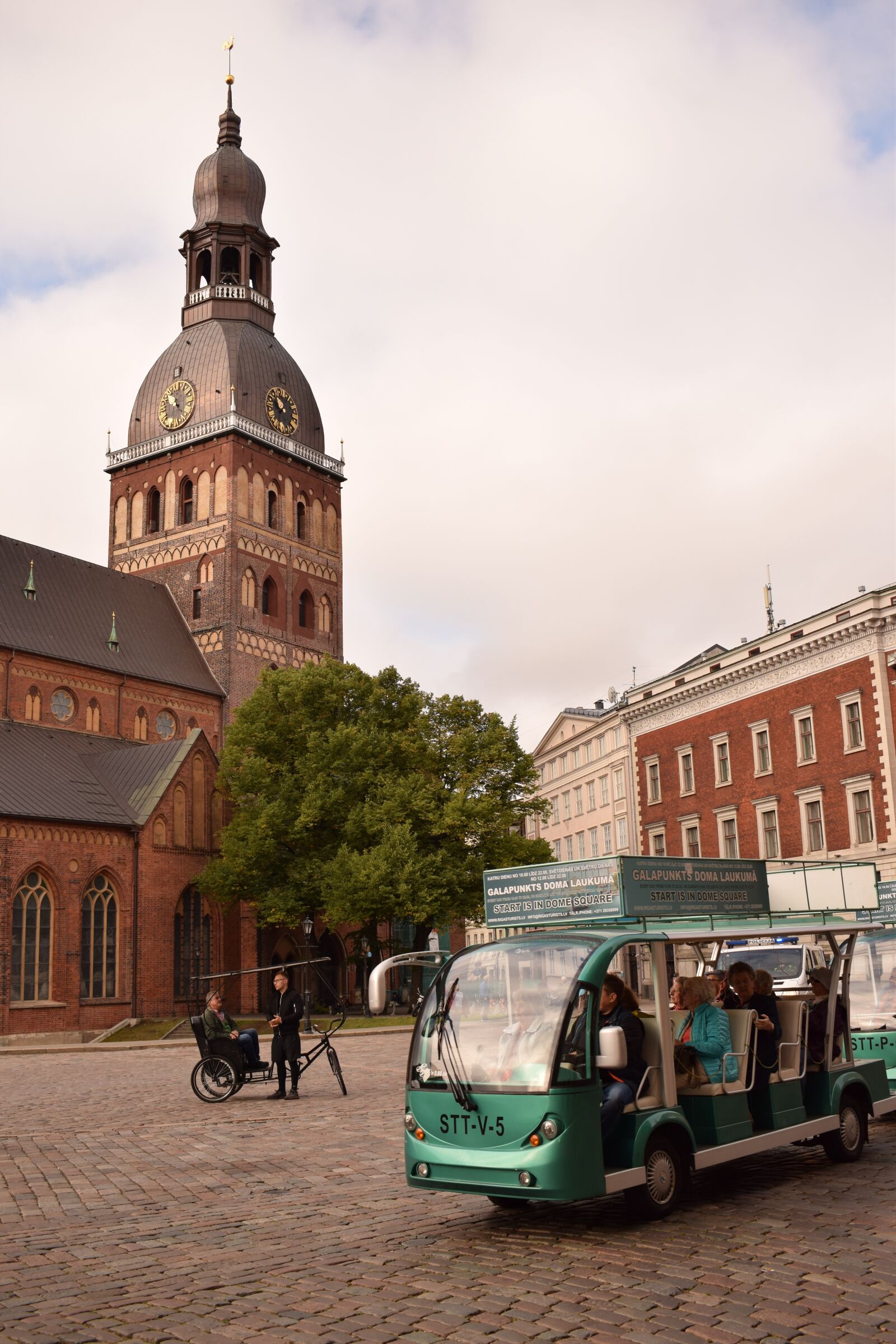 Nikon D3300 sample photo. Cathedral, old town, old photography