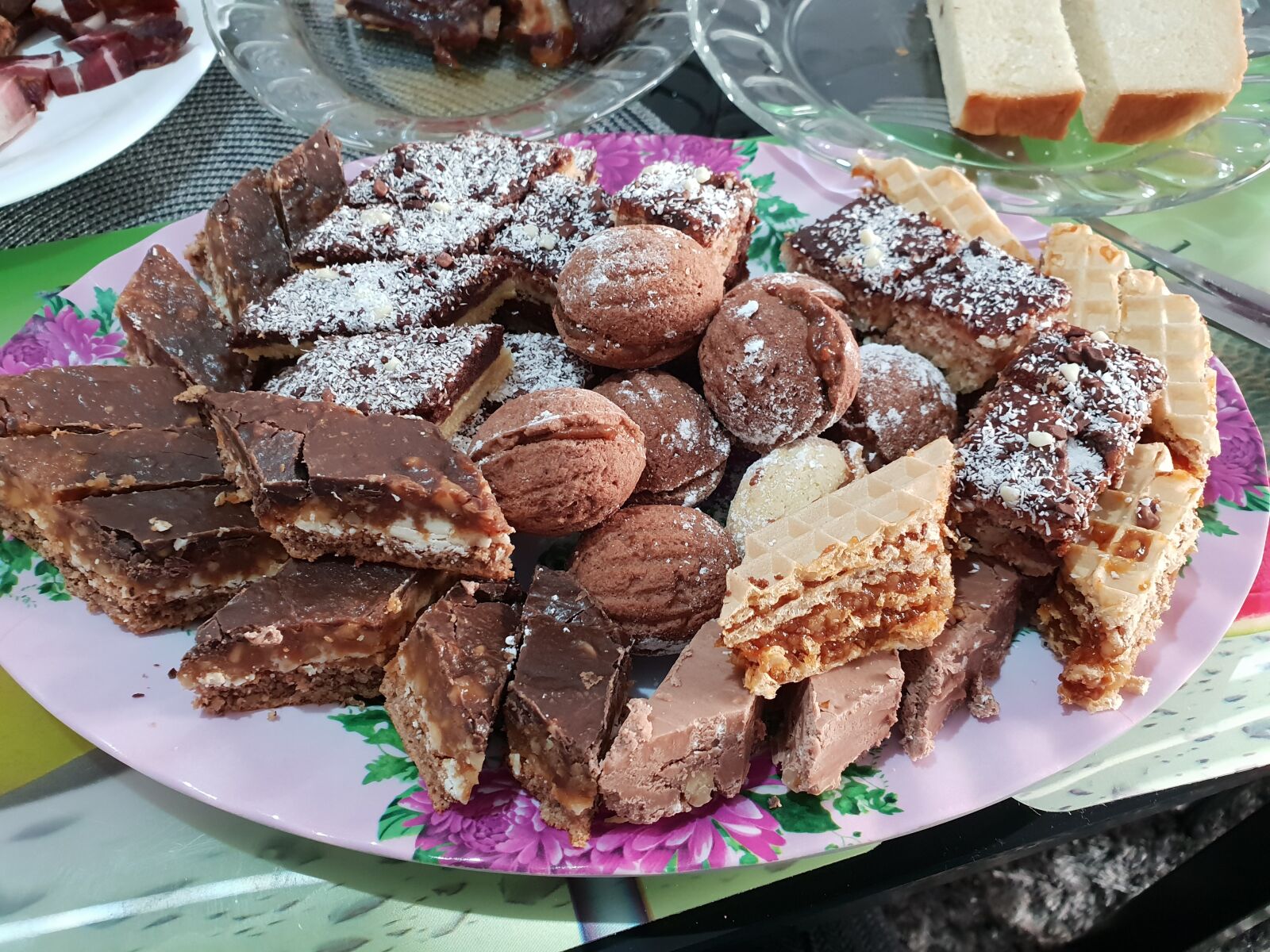 Samsung Galaxy S9 sample photo. Cake, delicious, nuts photography