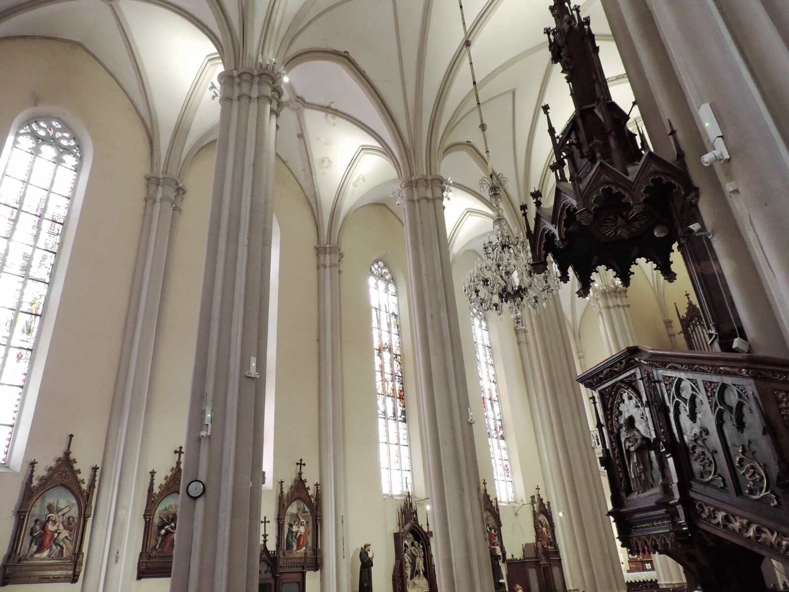 Nikon Coolpix P520 sample photo. Cathedral, catholic, handmade, interior photography