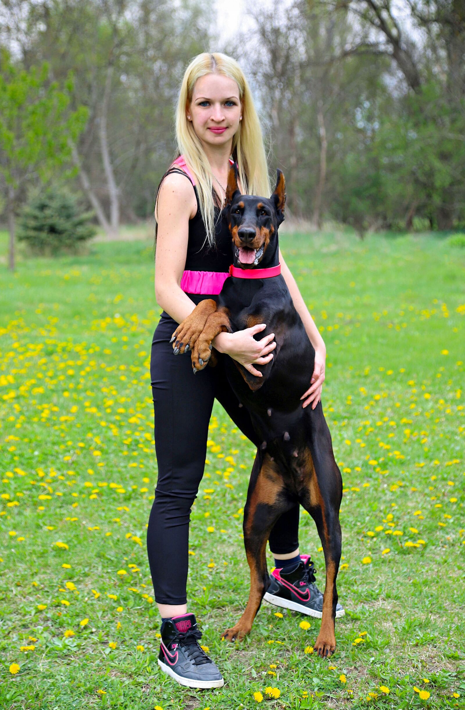 Canon EOS 6D Mark II sample photo. Blonde woman, doberman, love photography