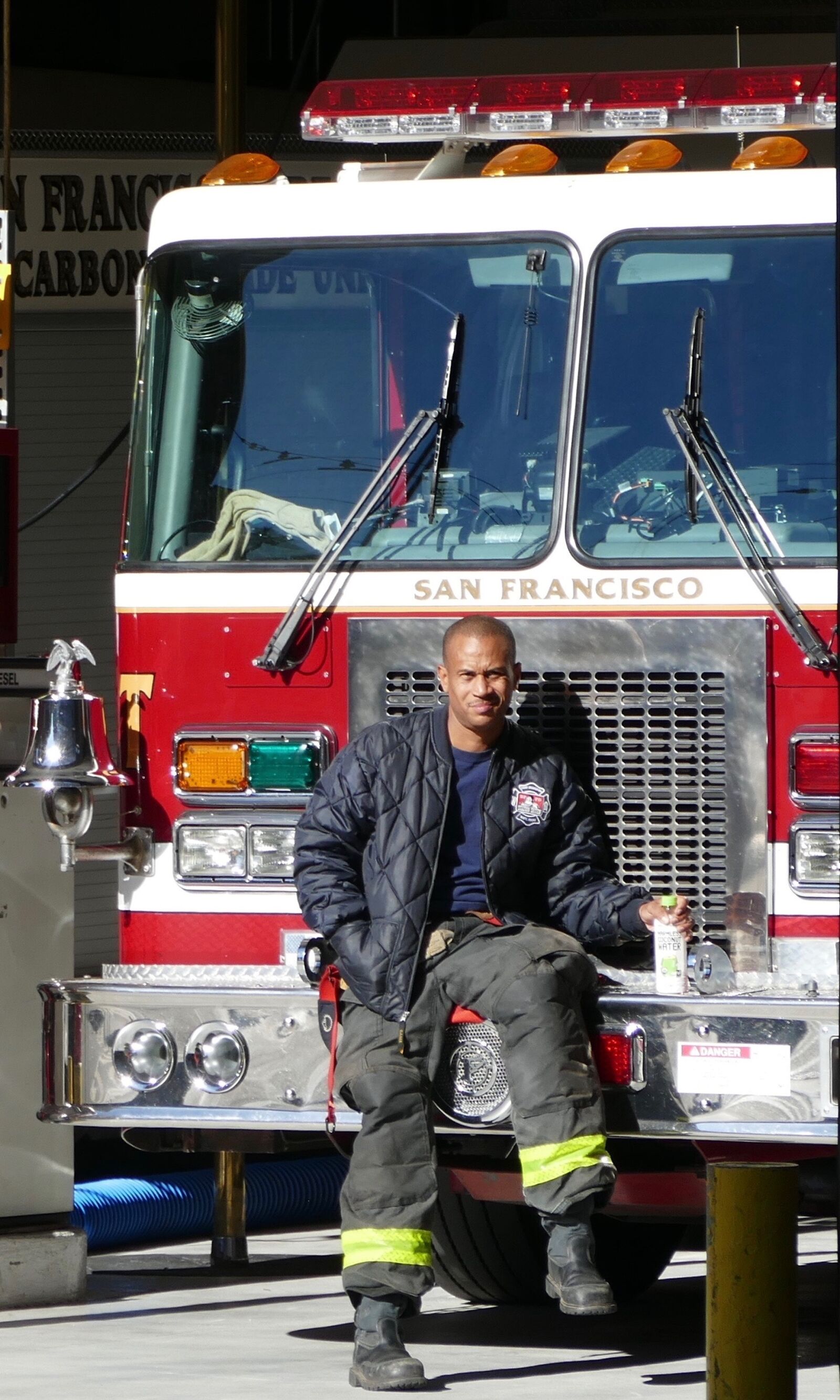 Panasonic Lumix DMC-FZ1000 sample photo. Firefighter, fire truck, fire photography