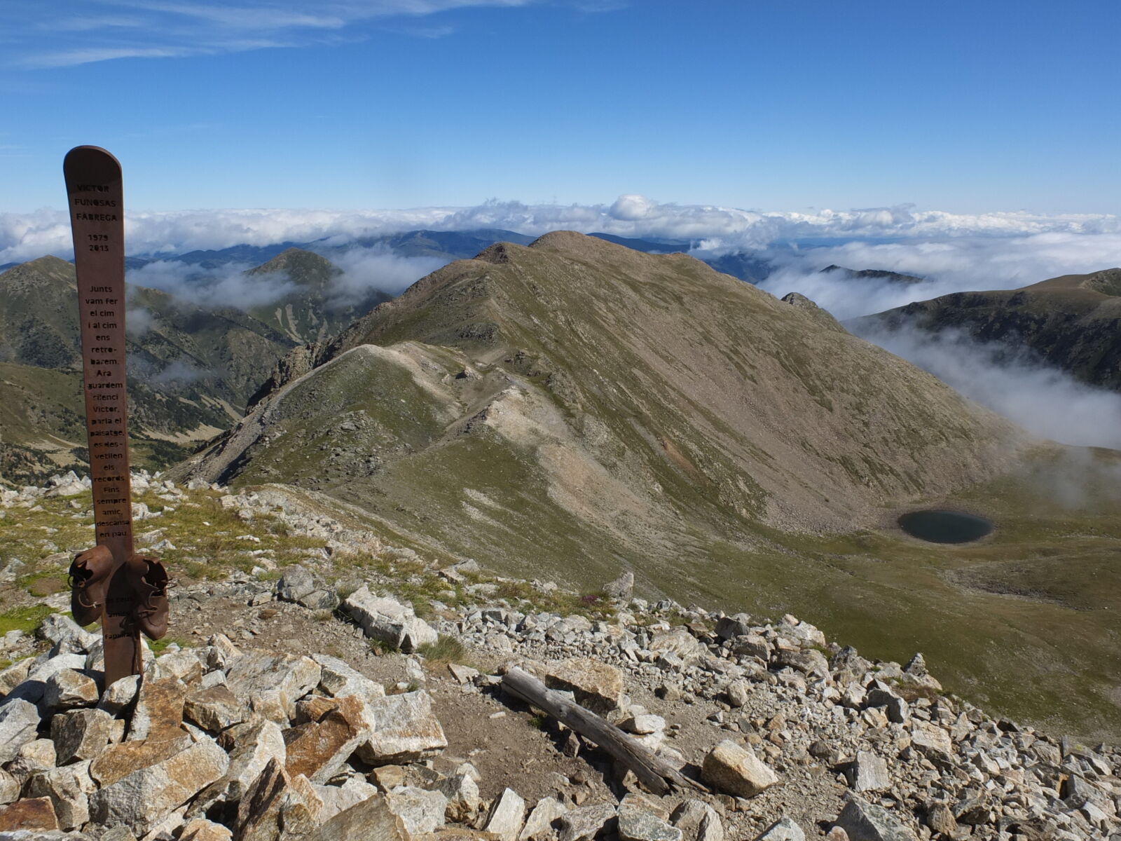 Fujifilm X10 sample photo. Hiking, mountains, nature photography