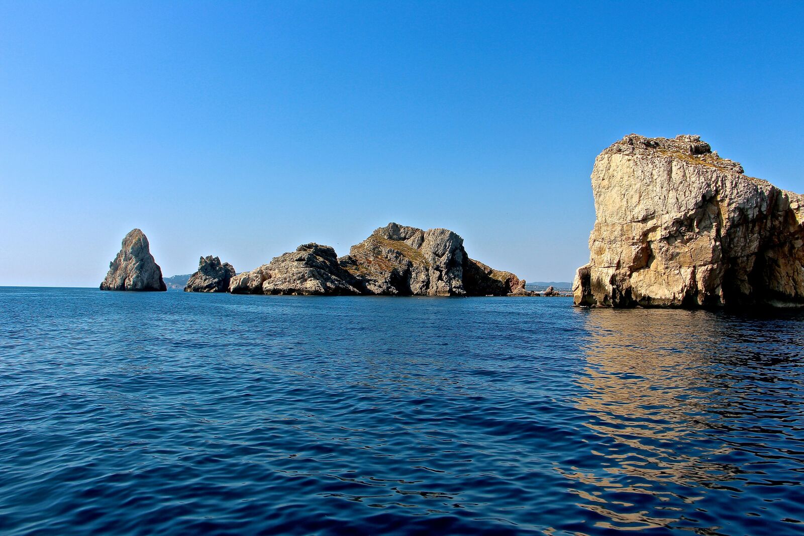 Canon EOS 700D (EOS Rebel T5i / EOS Kiss X7i) sample photo. Sea, rock, nature photography