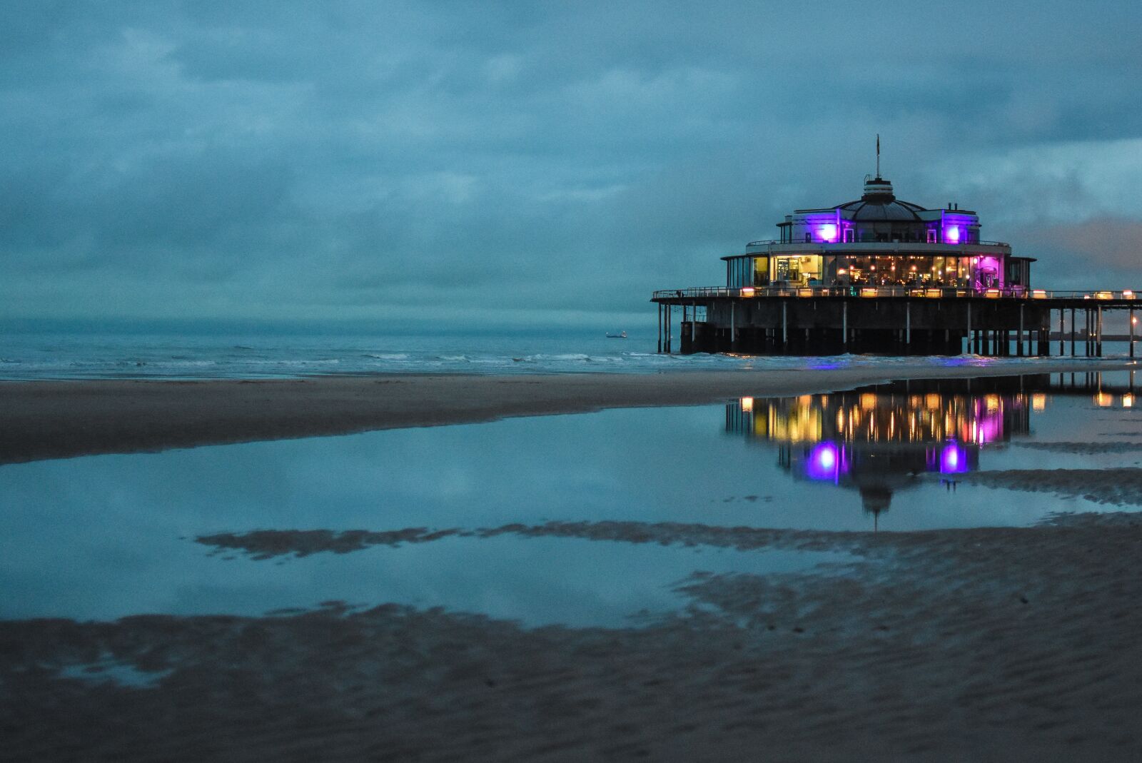 Nikon D7200 sample photo. Pier, blankenberge, sea photography