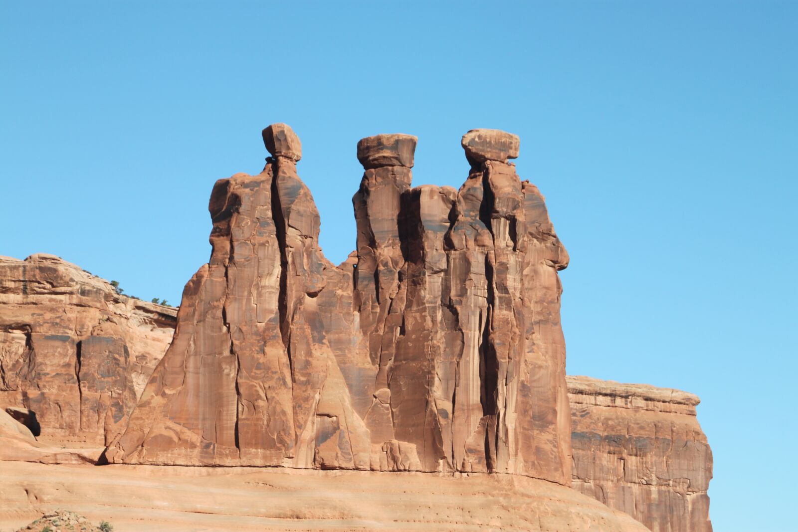 Canon EOS 500D (EOS Rebel T1i / EOS Kiss X3) sample photo. Three ladies, arches, utah photography