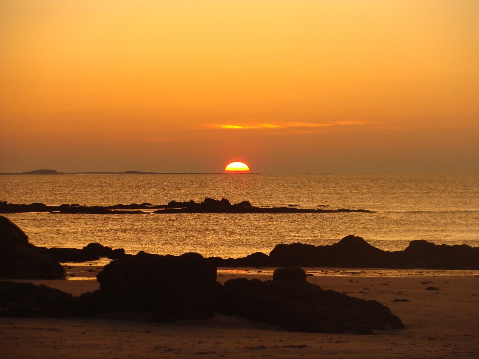 Sony Cyber-shot DSC-H10 sample photo. Sun, sea, sunset photography