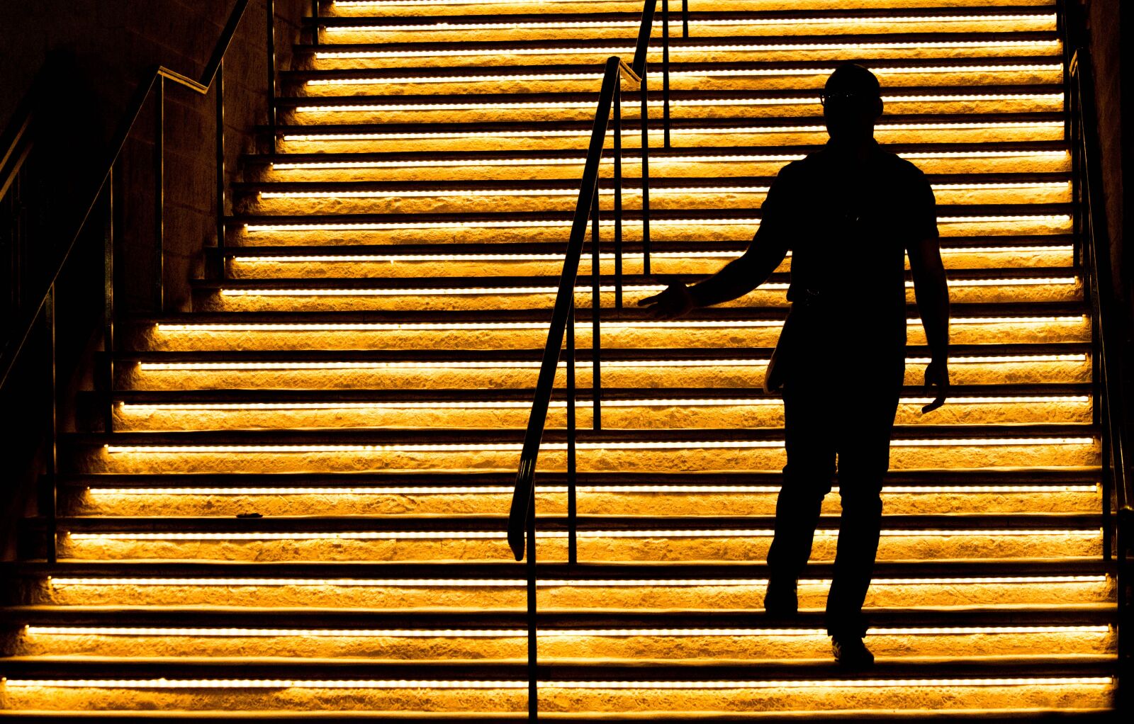 Canon EOS 700D (EOS Rebel T5i / EOS Kiss X7i) sample photo. People, step, man photography
