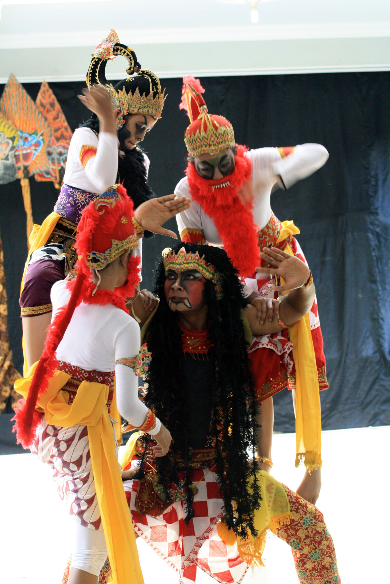 Canon EOS 1000D (EOS Digital Rebel XS / EOS Kiss F) sample photo. Dance, ramayana, teater, traditional photography