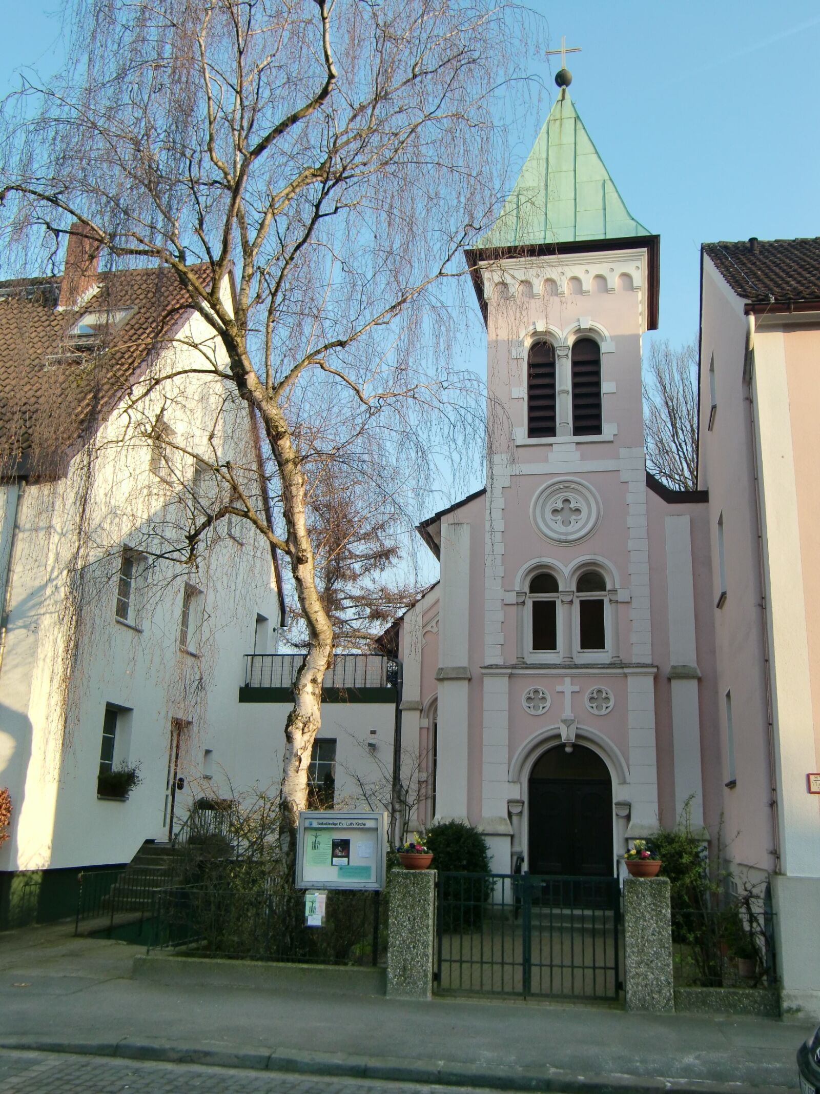 CASIO EX-Z300 sample photo. Steeple, luther, building photography
