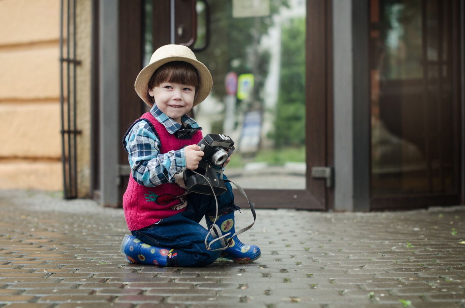 Nikon D5100 sample photo. Camera, boy, hat photography