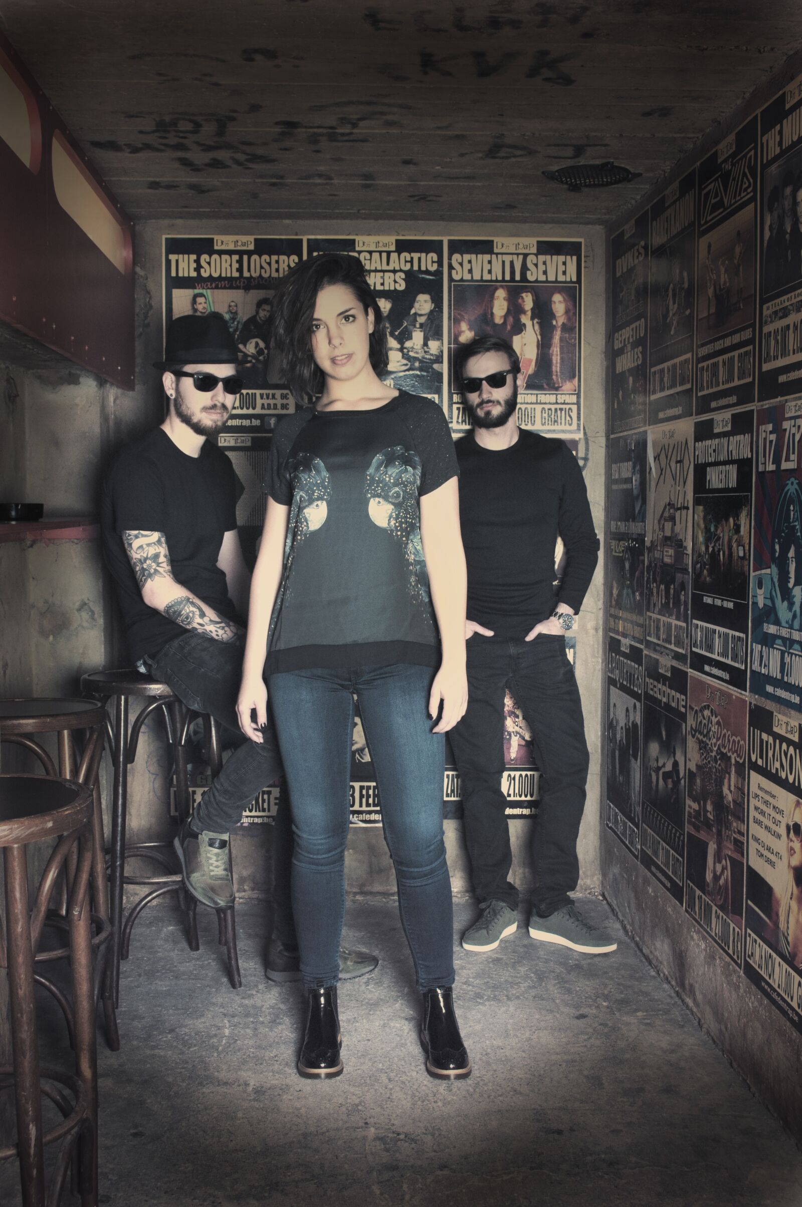 Nikon D5000 sample photo. Band, male, female photography