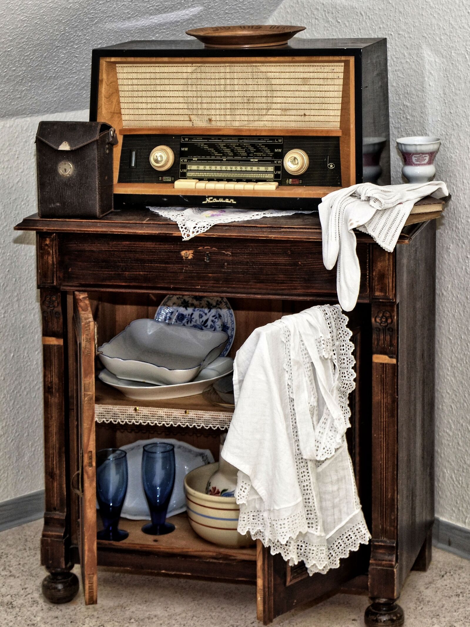 Nikon D5100 sample photo. Radio, vertiko, old photography