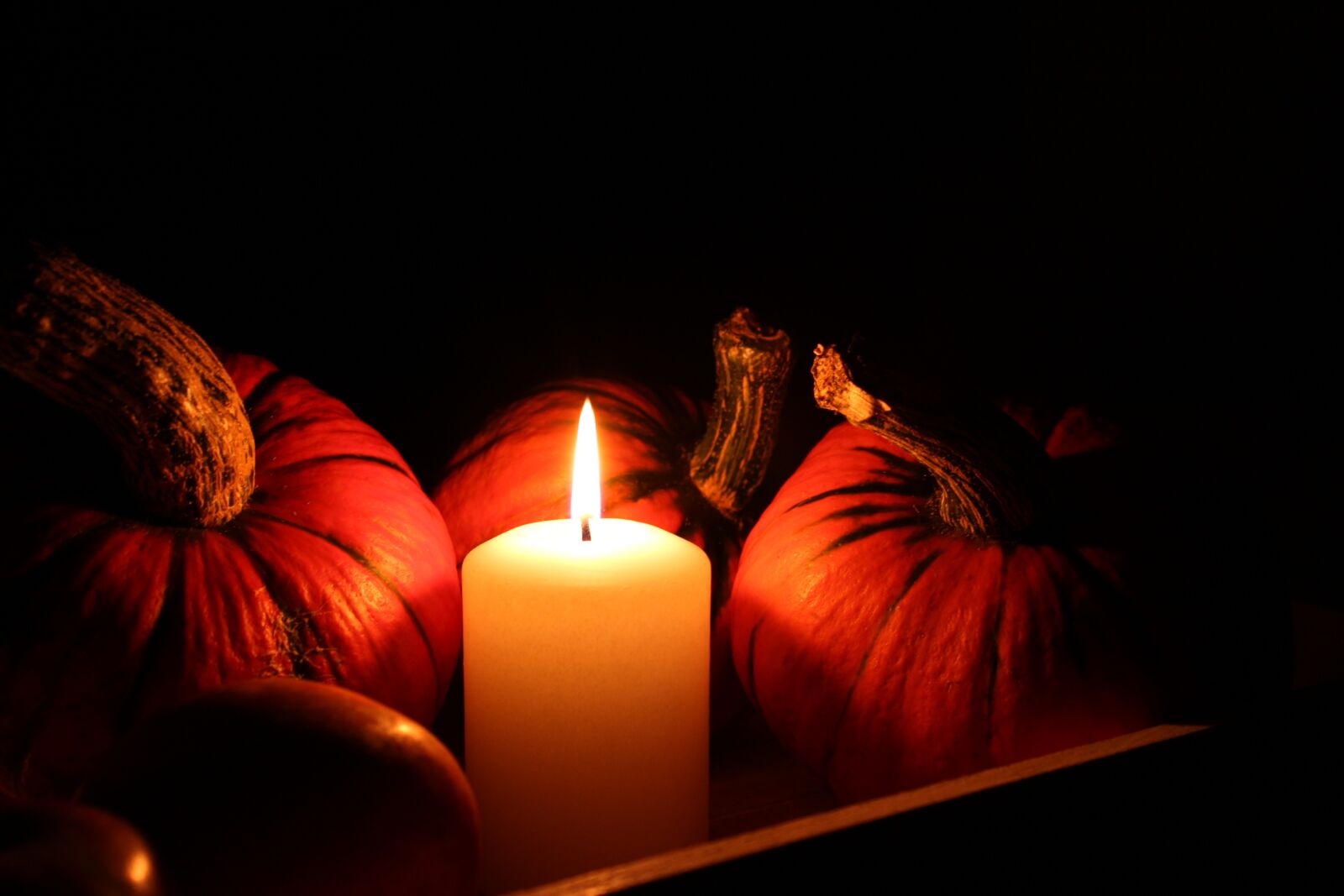 Canon EOS 1300D (EOS Rebel T6 / EOS Kiss X80) sample photo. Pumpkin, candle, still life photography