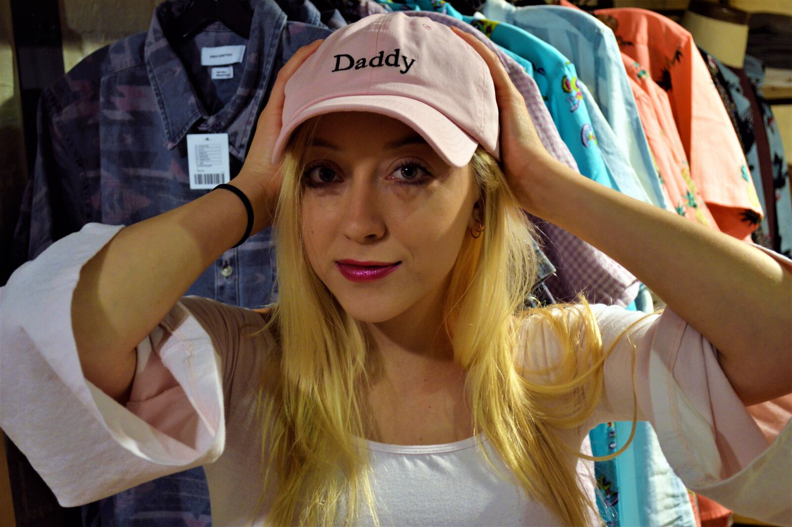 Nikon D3200 sample photo. Blonde, daddy, hat, urban photography