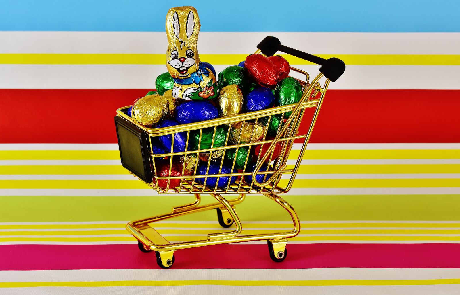 Nikon D7200 sample photo. Shopping cart, chocolate eggs photography