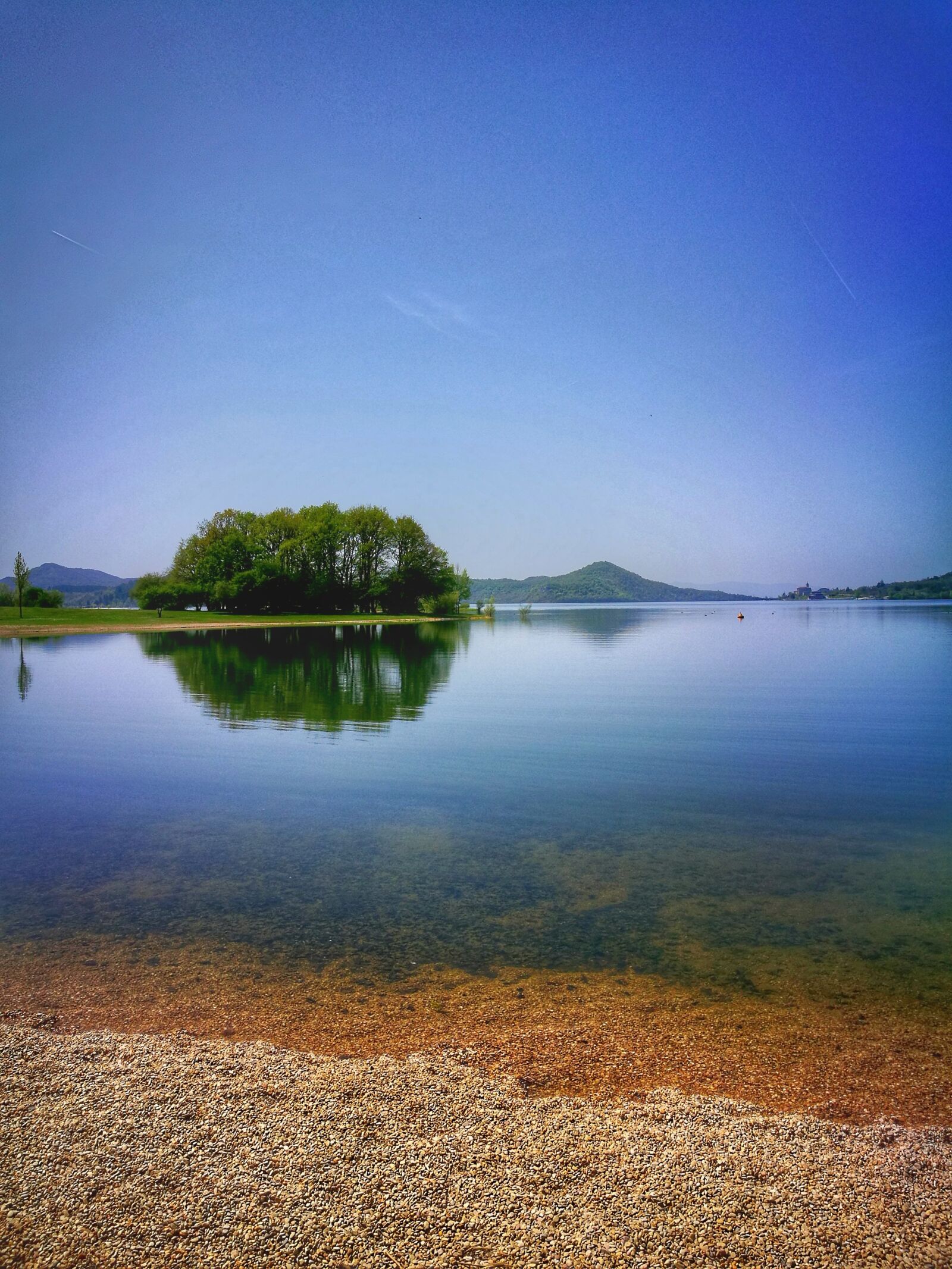 HUAWEI P9 sample photo. Lake, island, calm photography