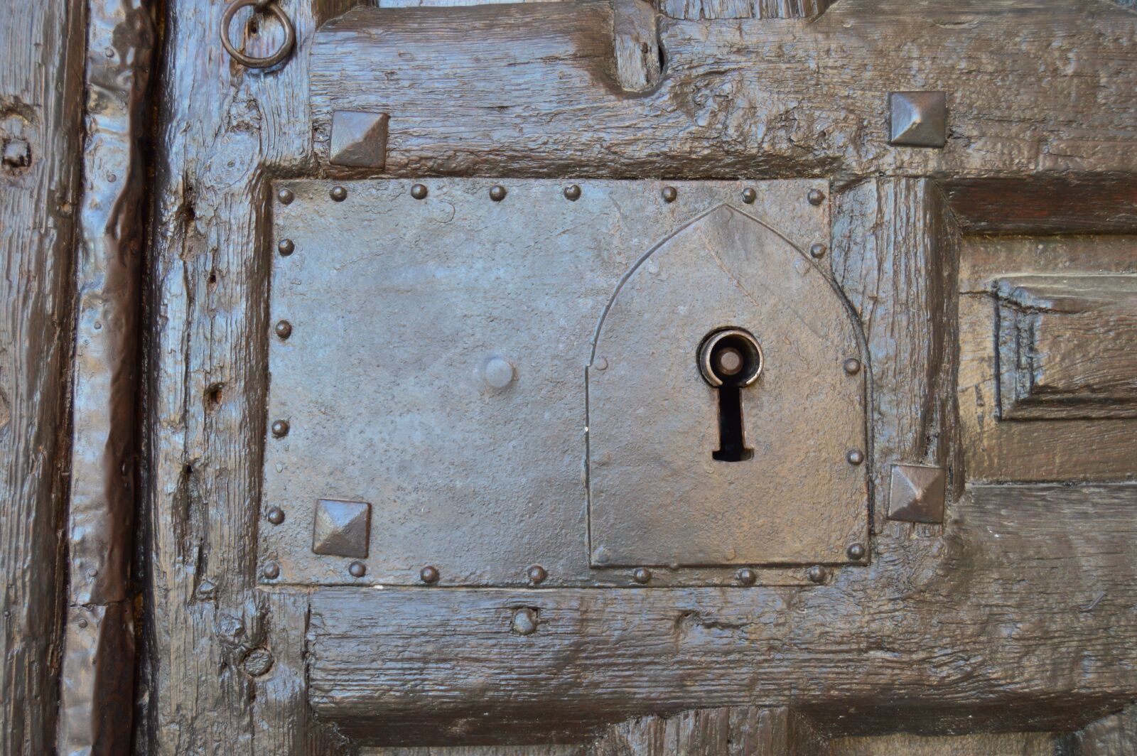 Nikon D3200 sample photo. Door, lock, details photography