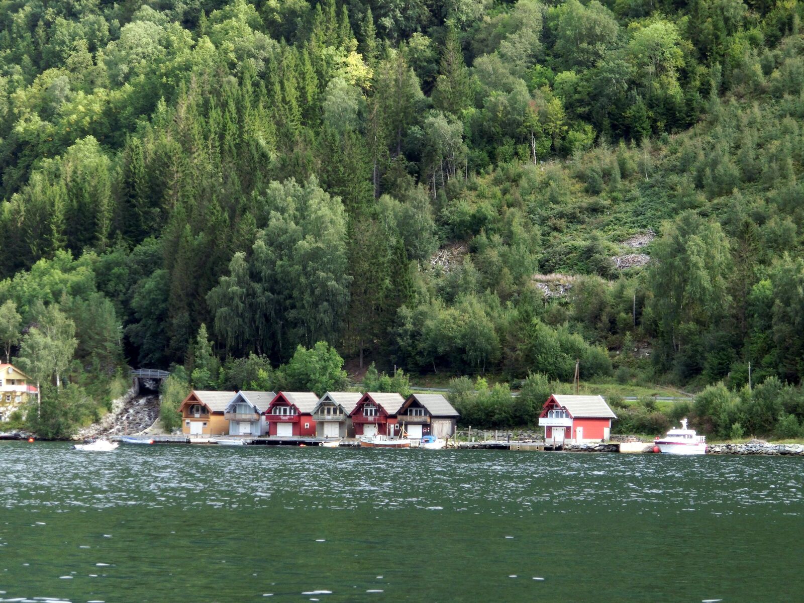 CASIO EX-ZR200 sample photo. Boathouses, houses, at the photography