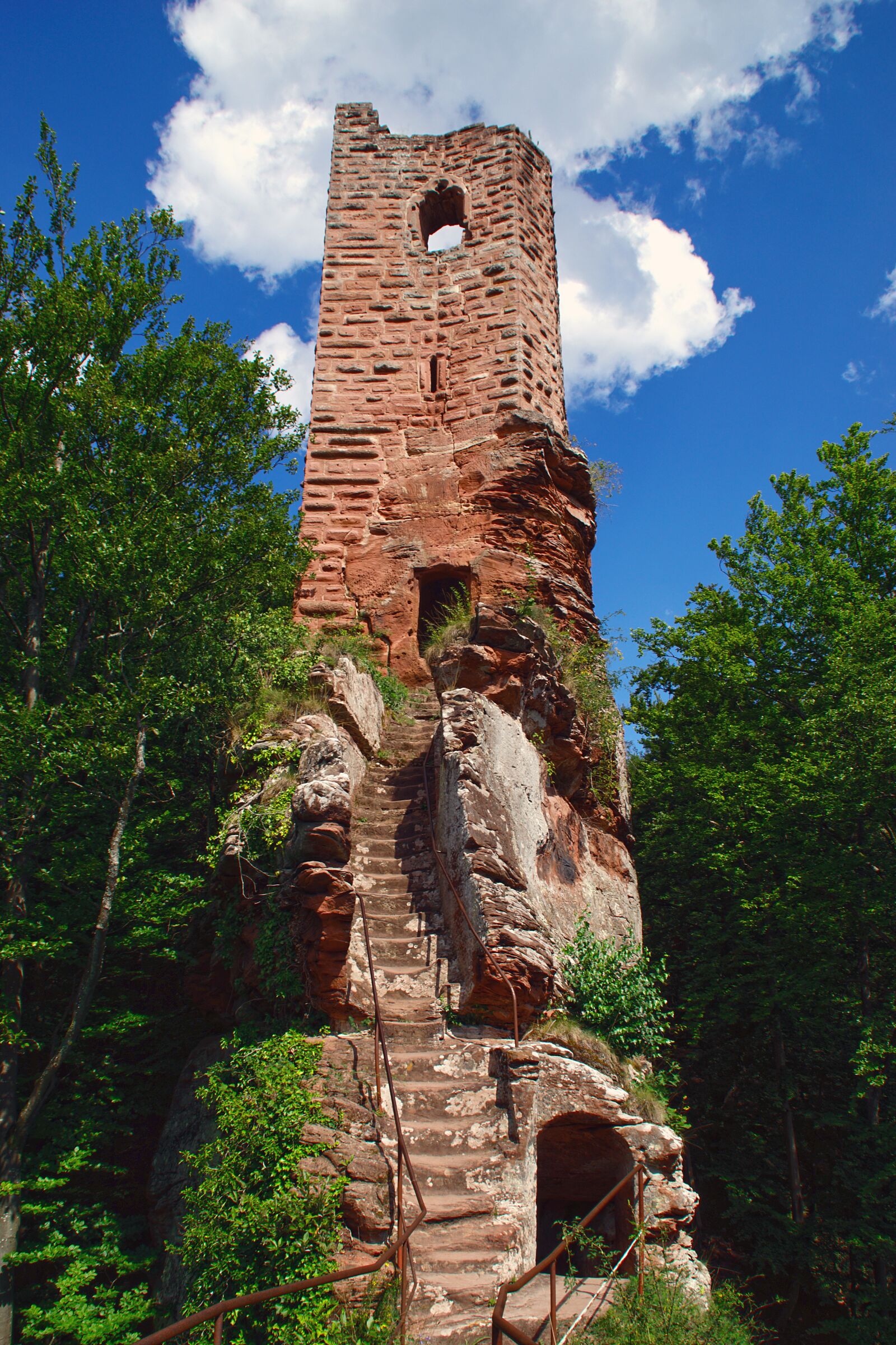 Sony DT 18-200mm F3.5-6.3 sample photo. Ruin, castle, heritage photography