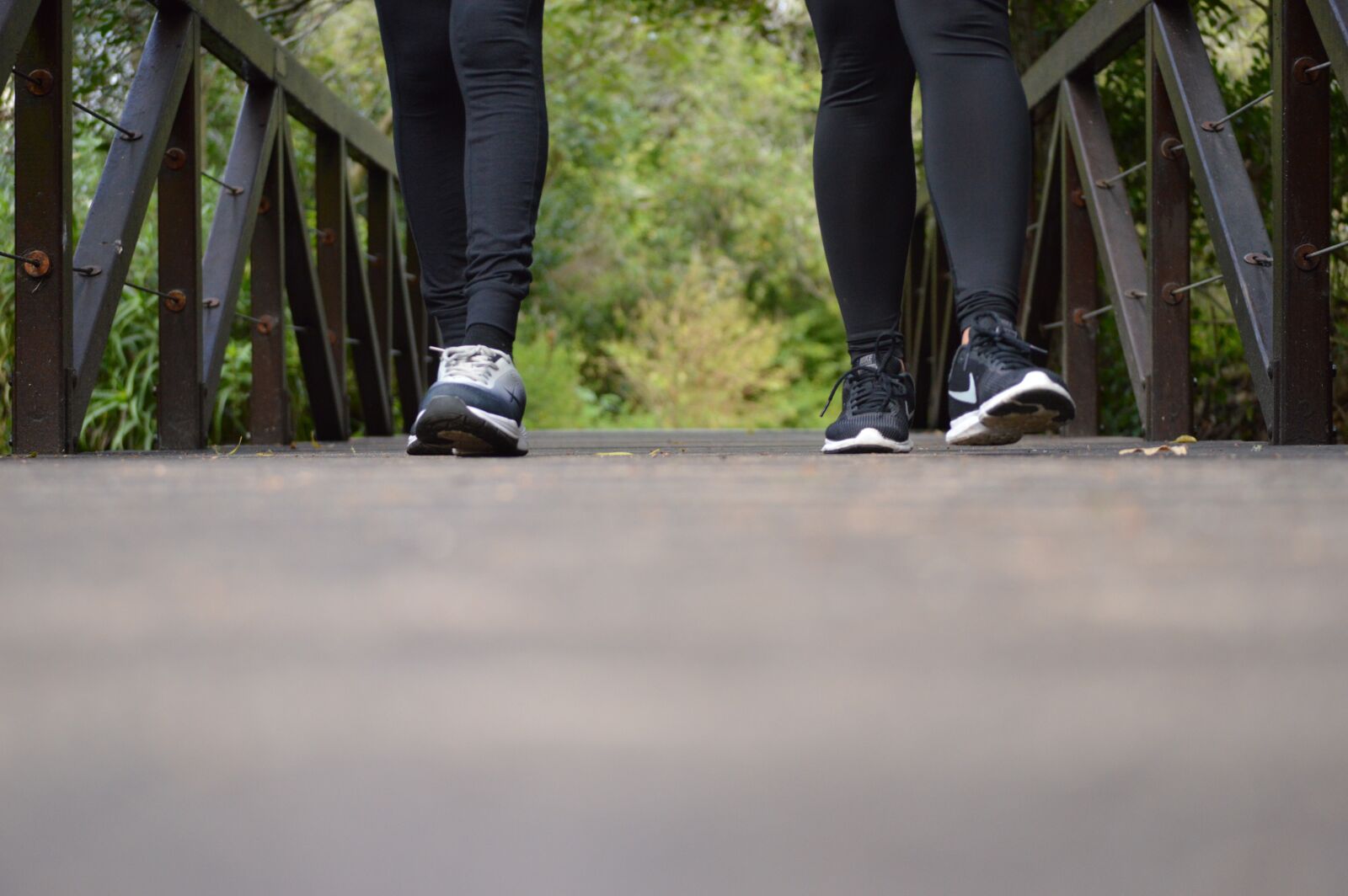 Nikon D3200 sample photo. Bridge, nike, shoes photography
